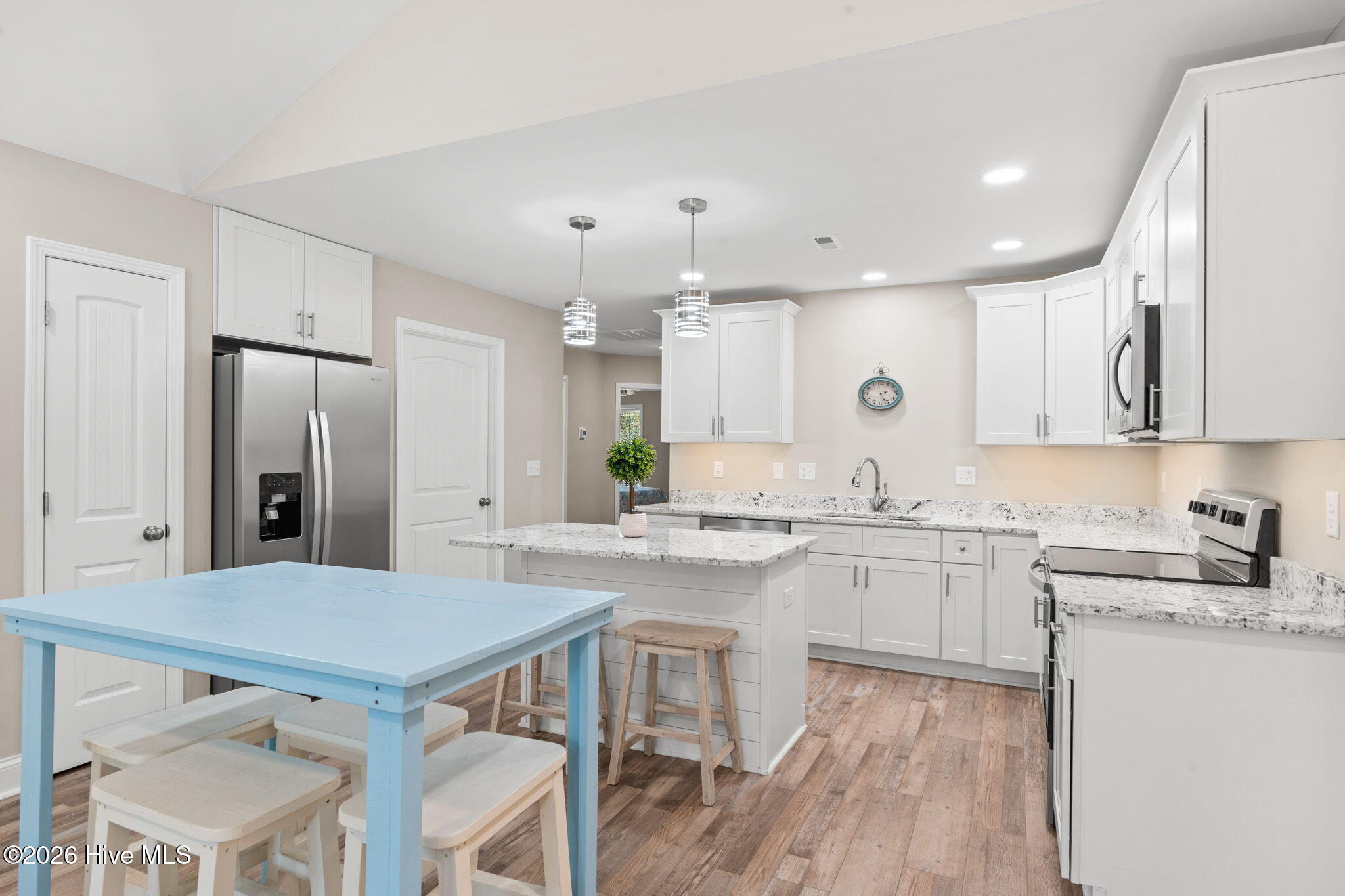 100564601 | Photo 14