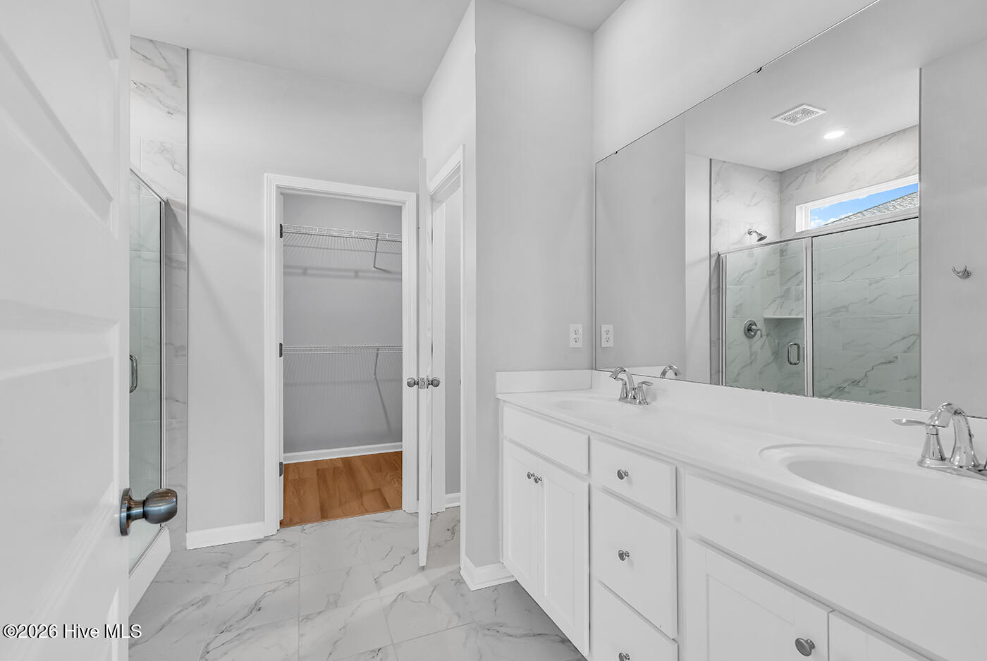 100560005 | Photo 30