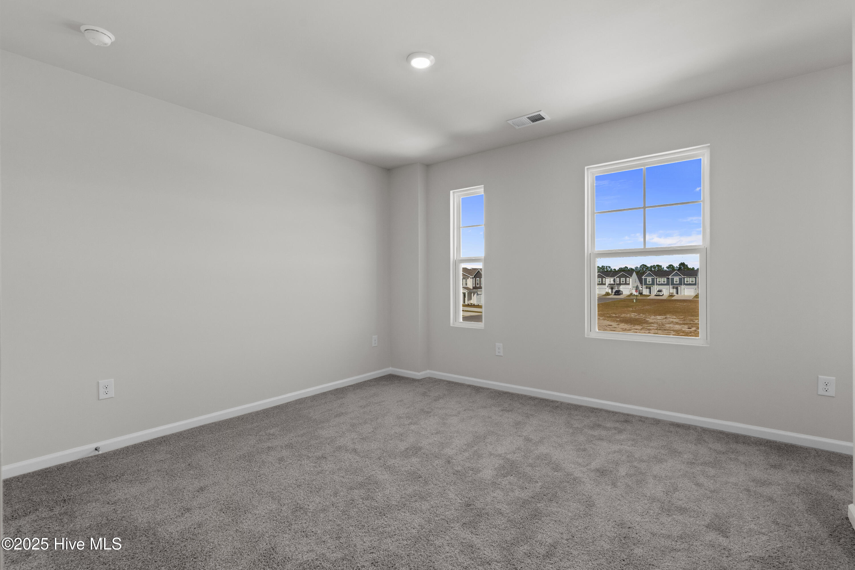 100536968 | Photo 28