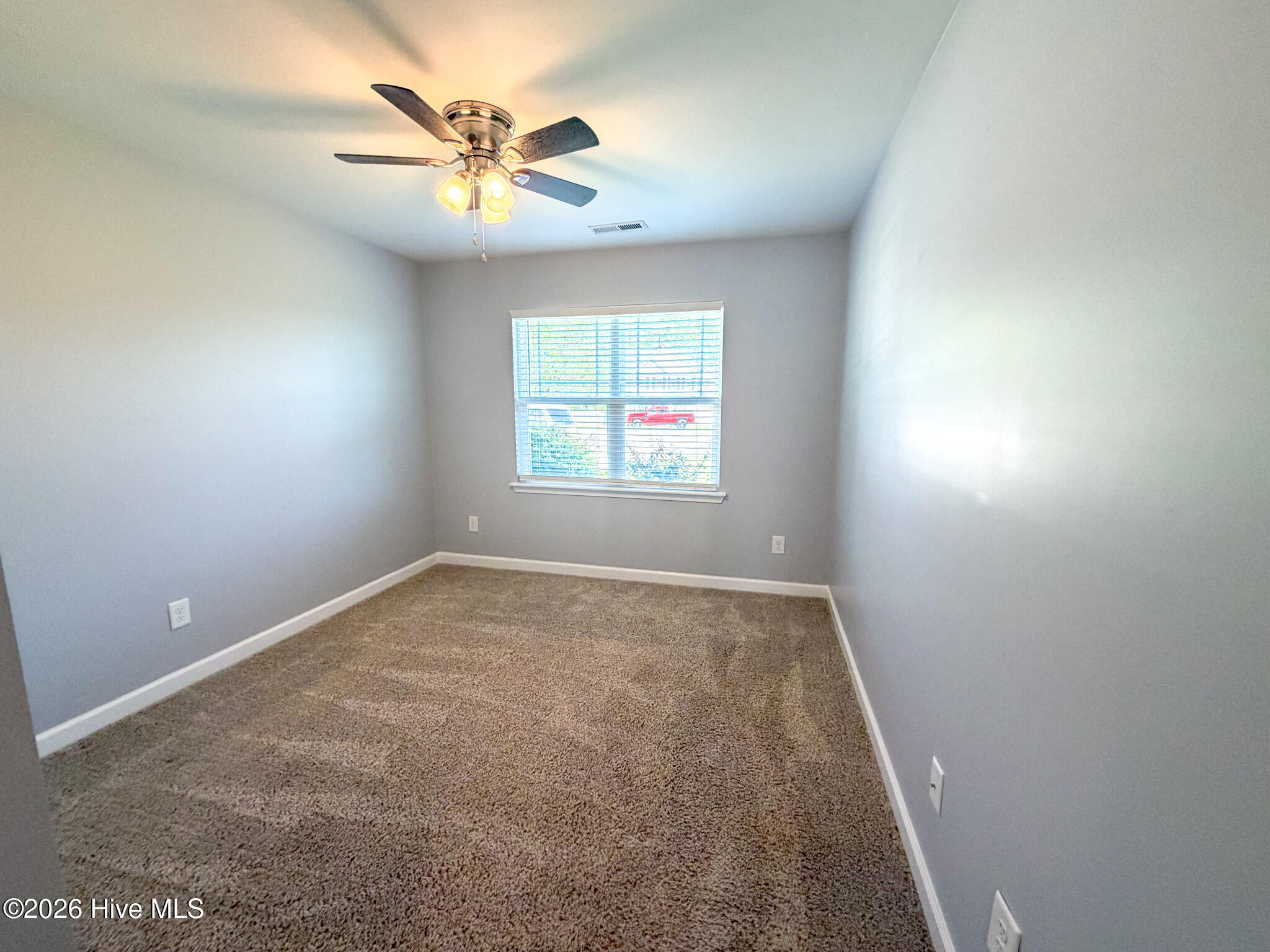 100568057 | Photo 13