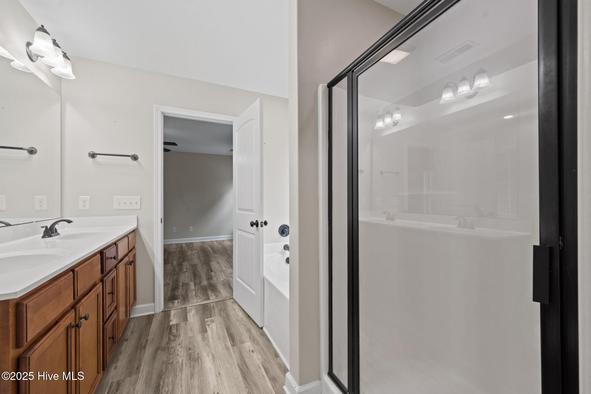 100546672 | Photo 27