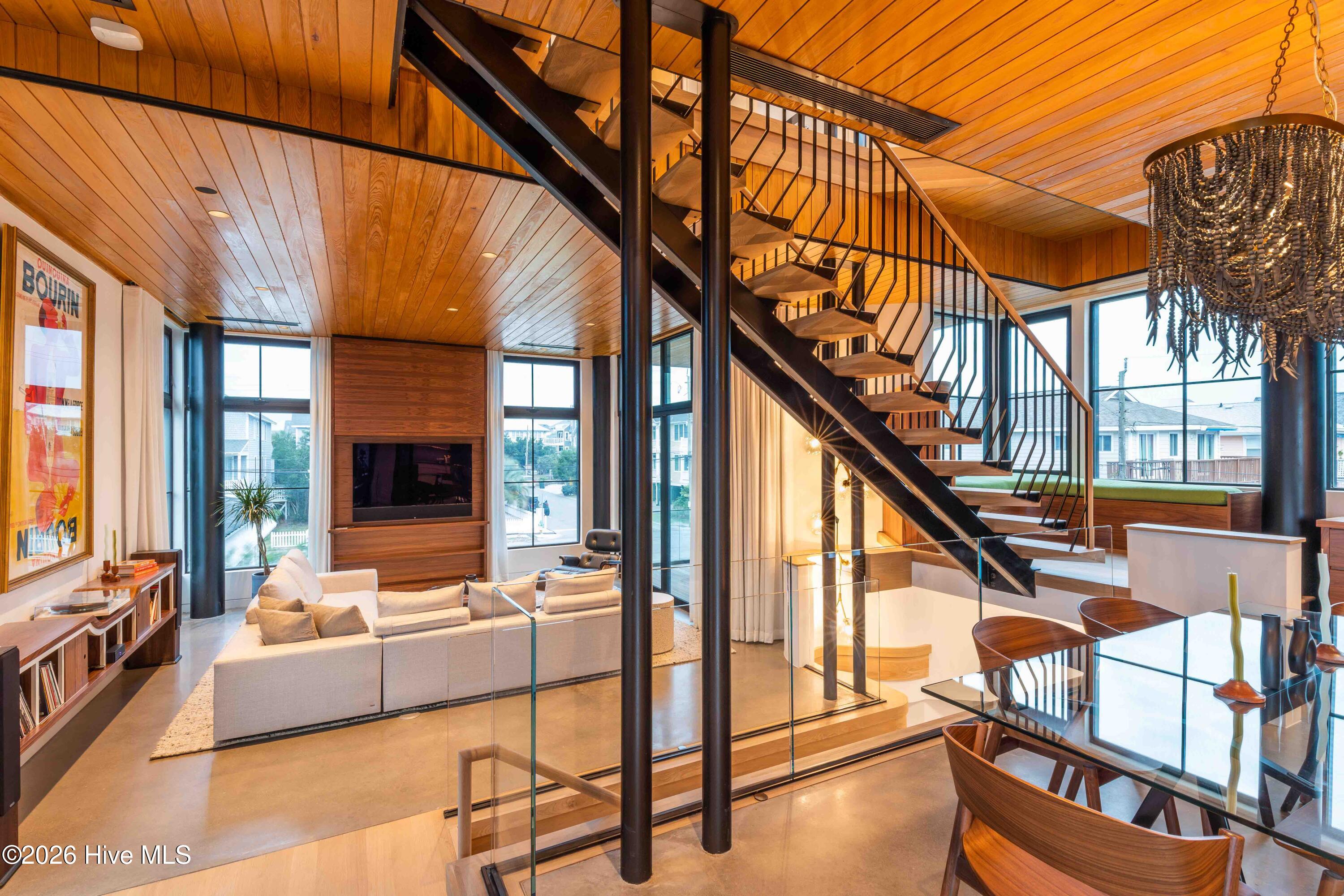 100554163 | Photo 14