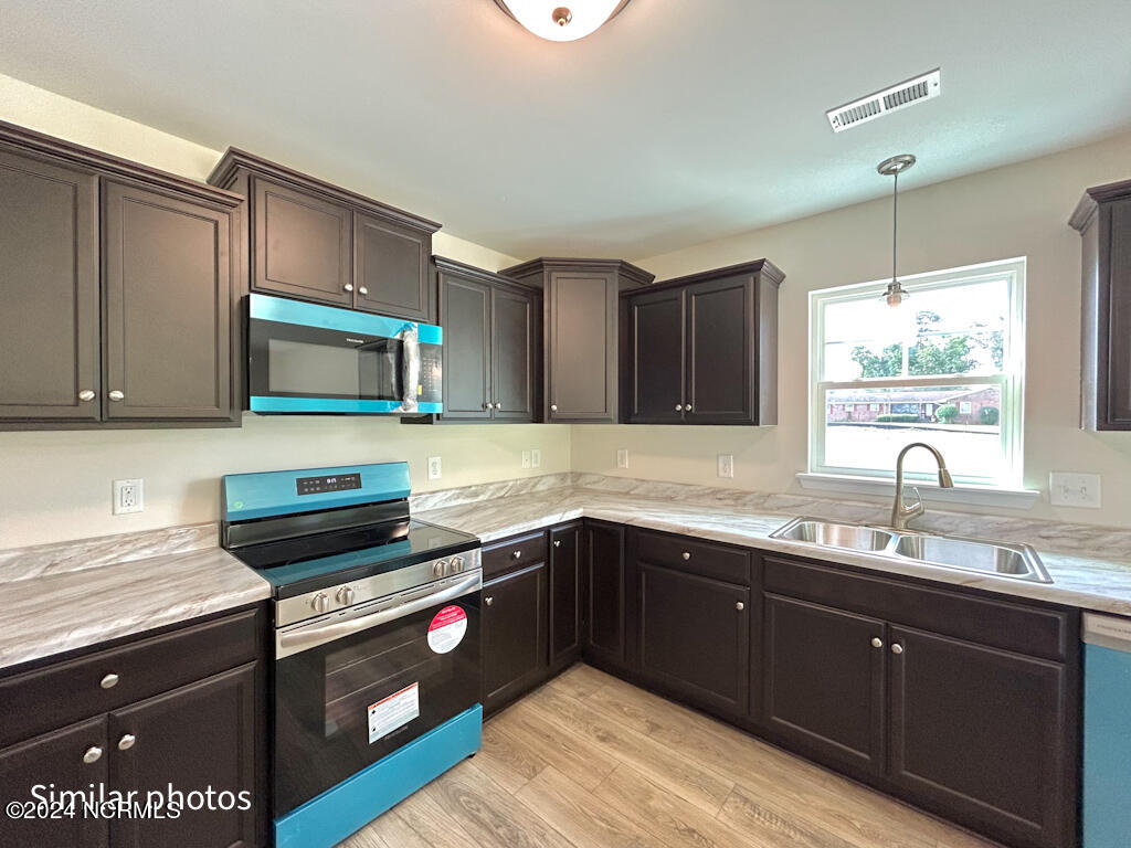 100566609 | Photo 17