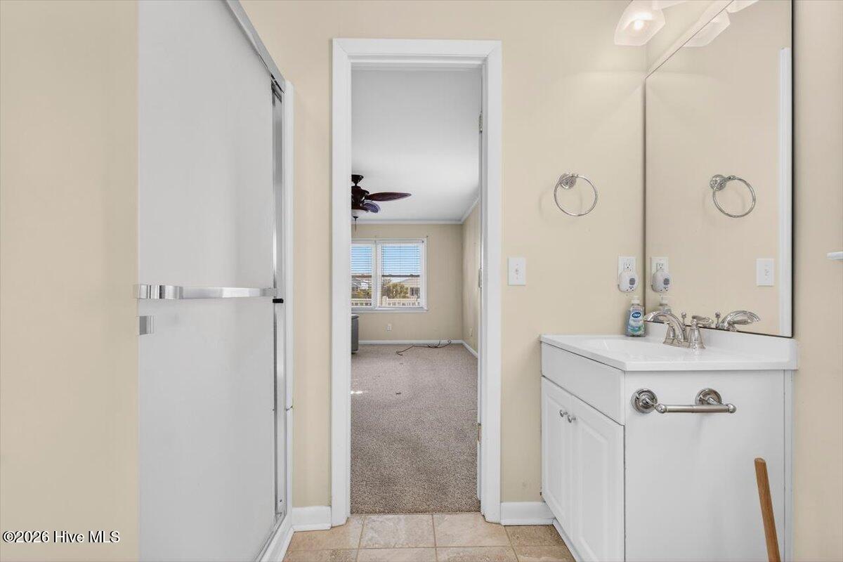 100548293 | Photo 25