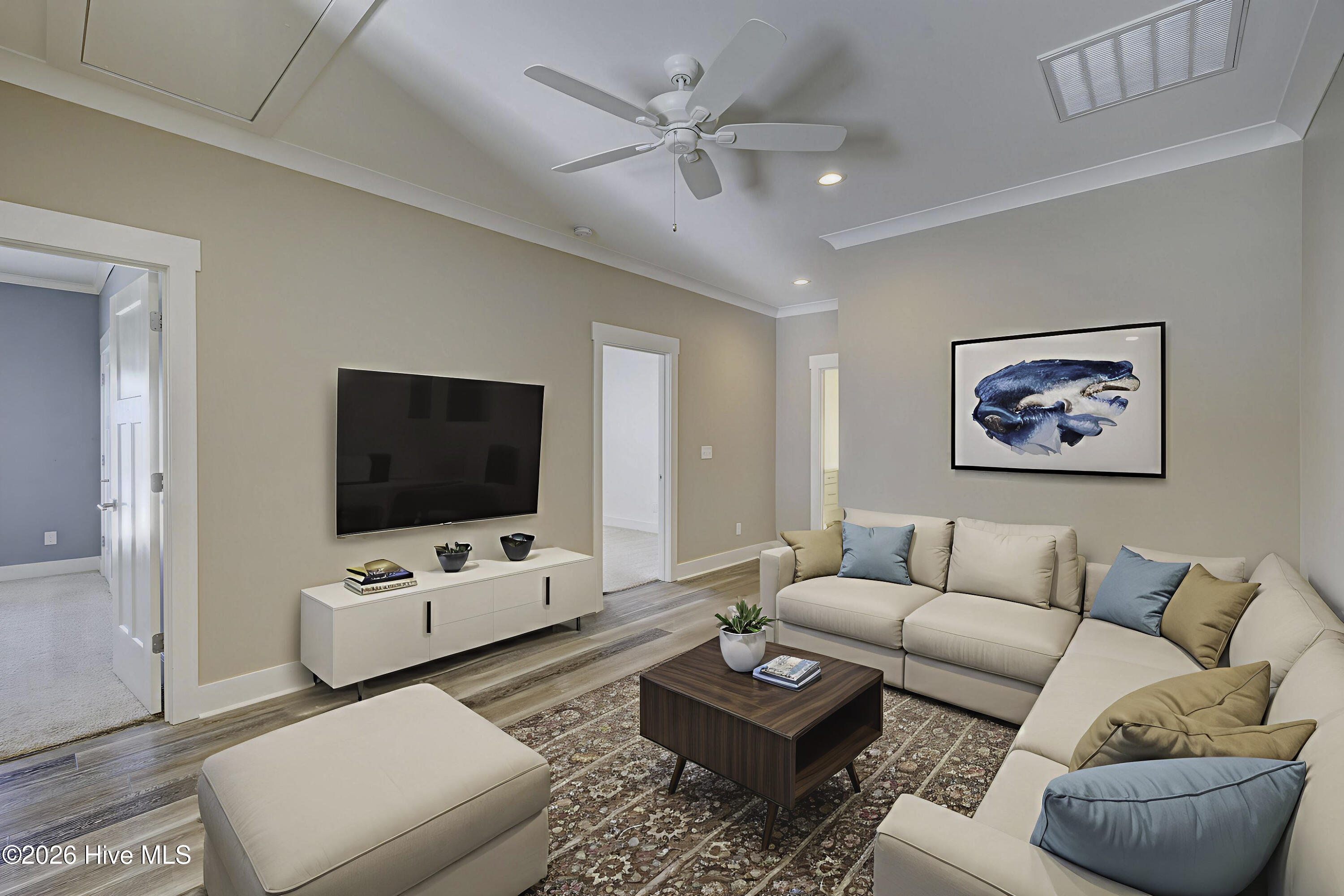 100534691 | Photo 56