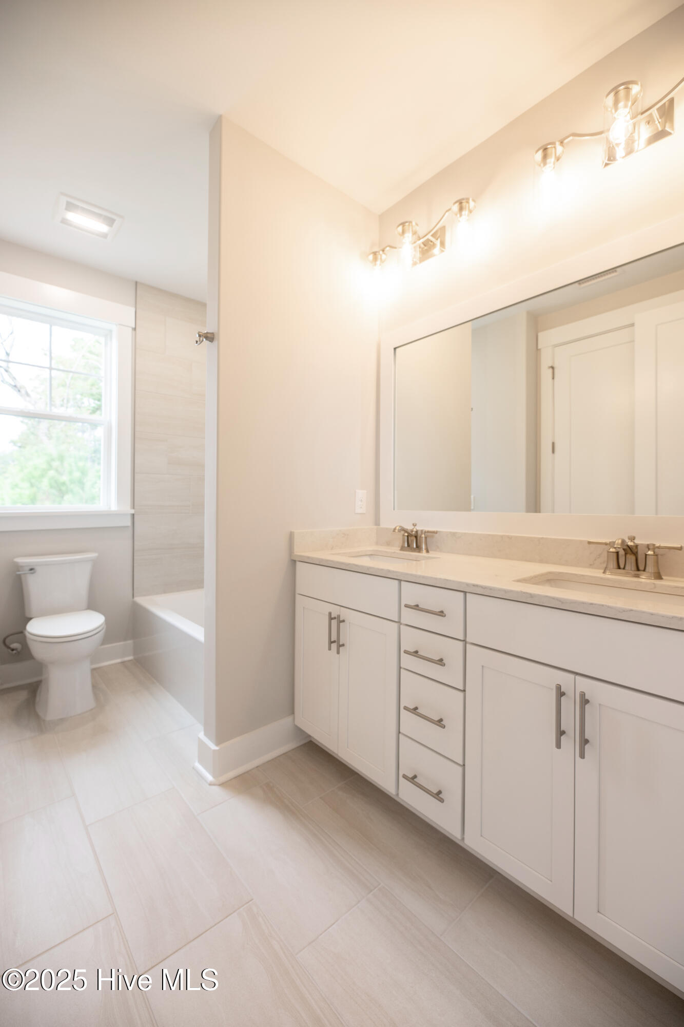 100521268 | Photo 21