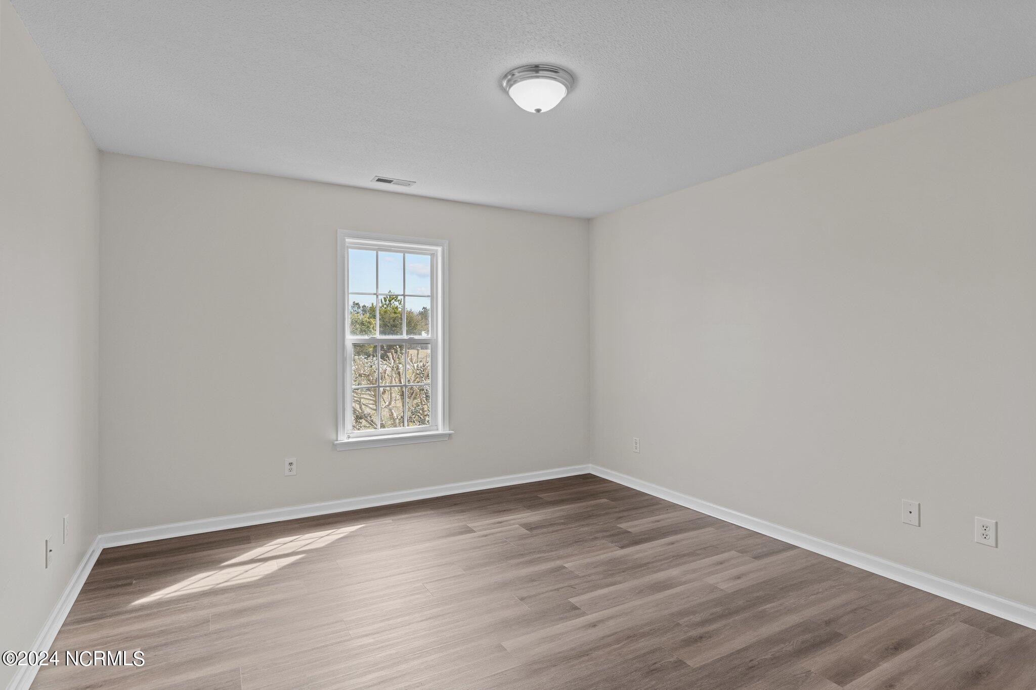 104 Blue Bird Lane,Newport