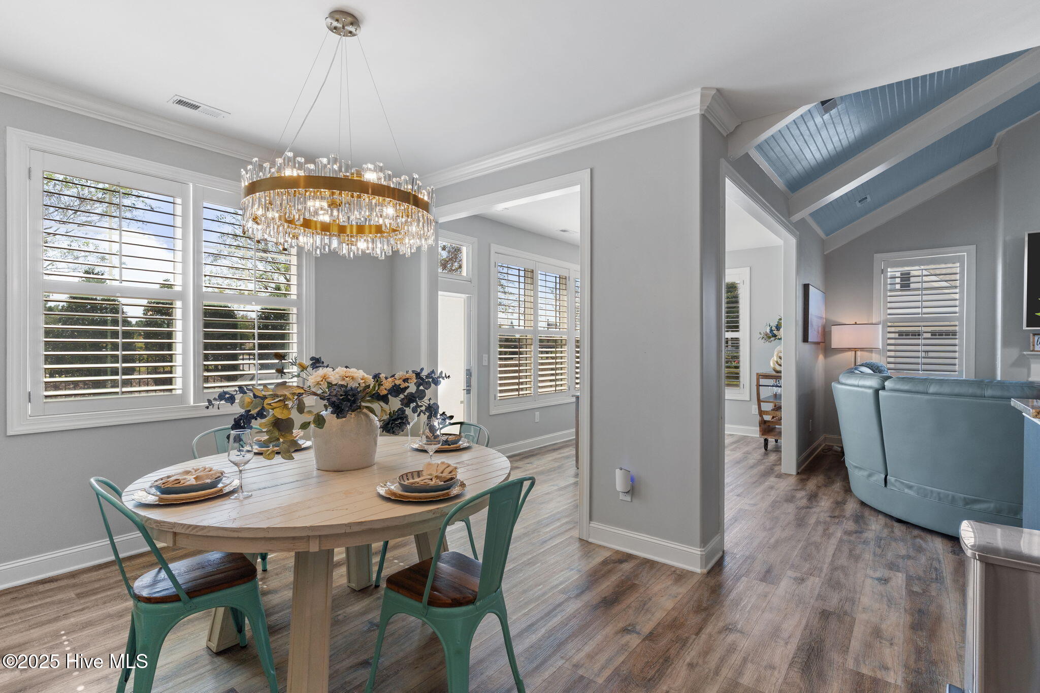 100534405 | Photo 19