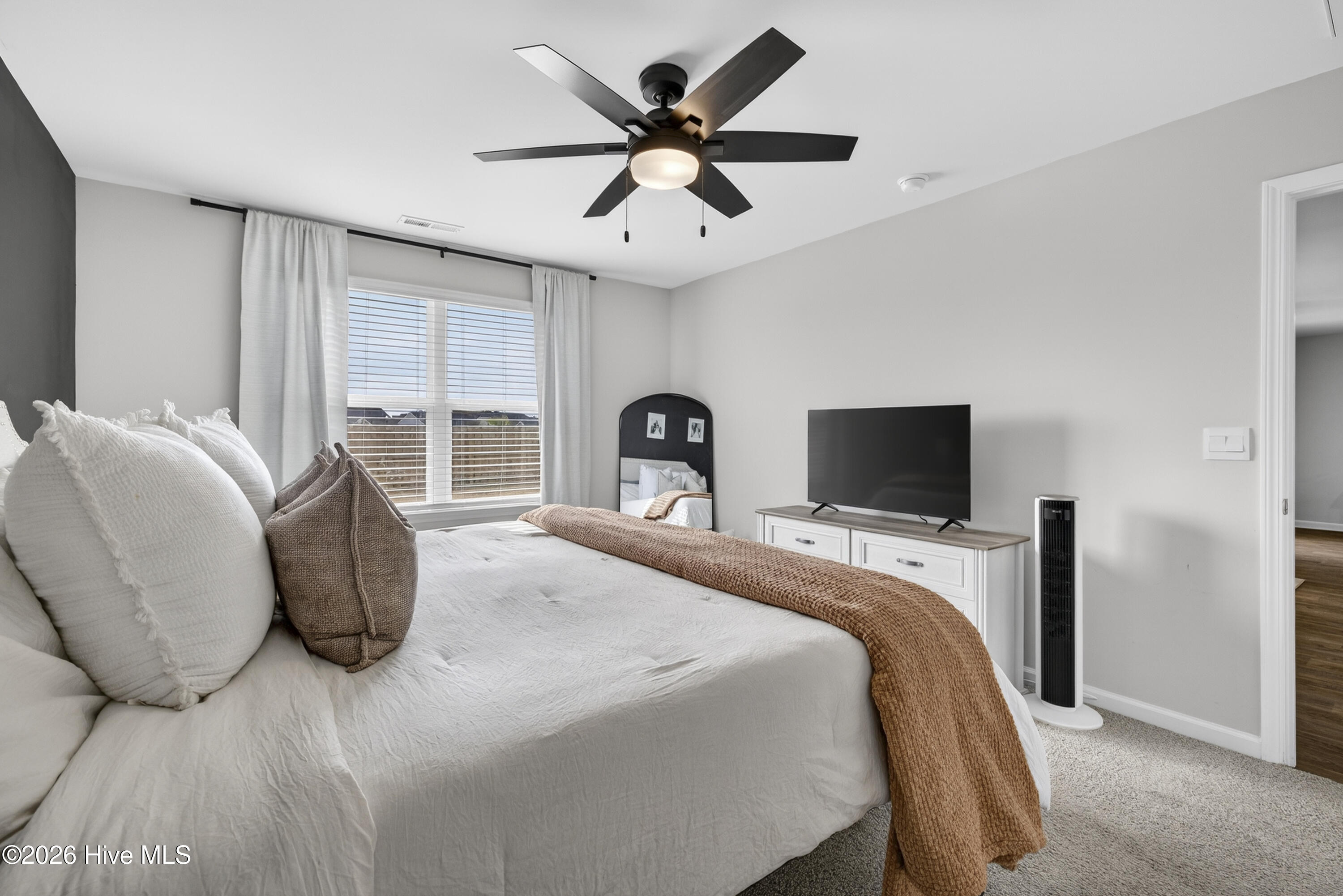 100557466 | Photo 19