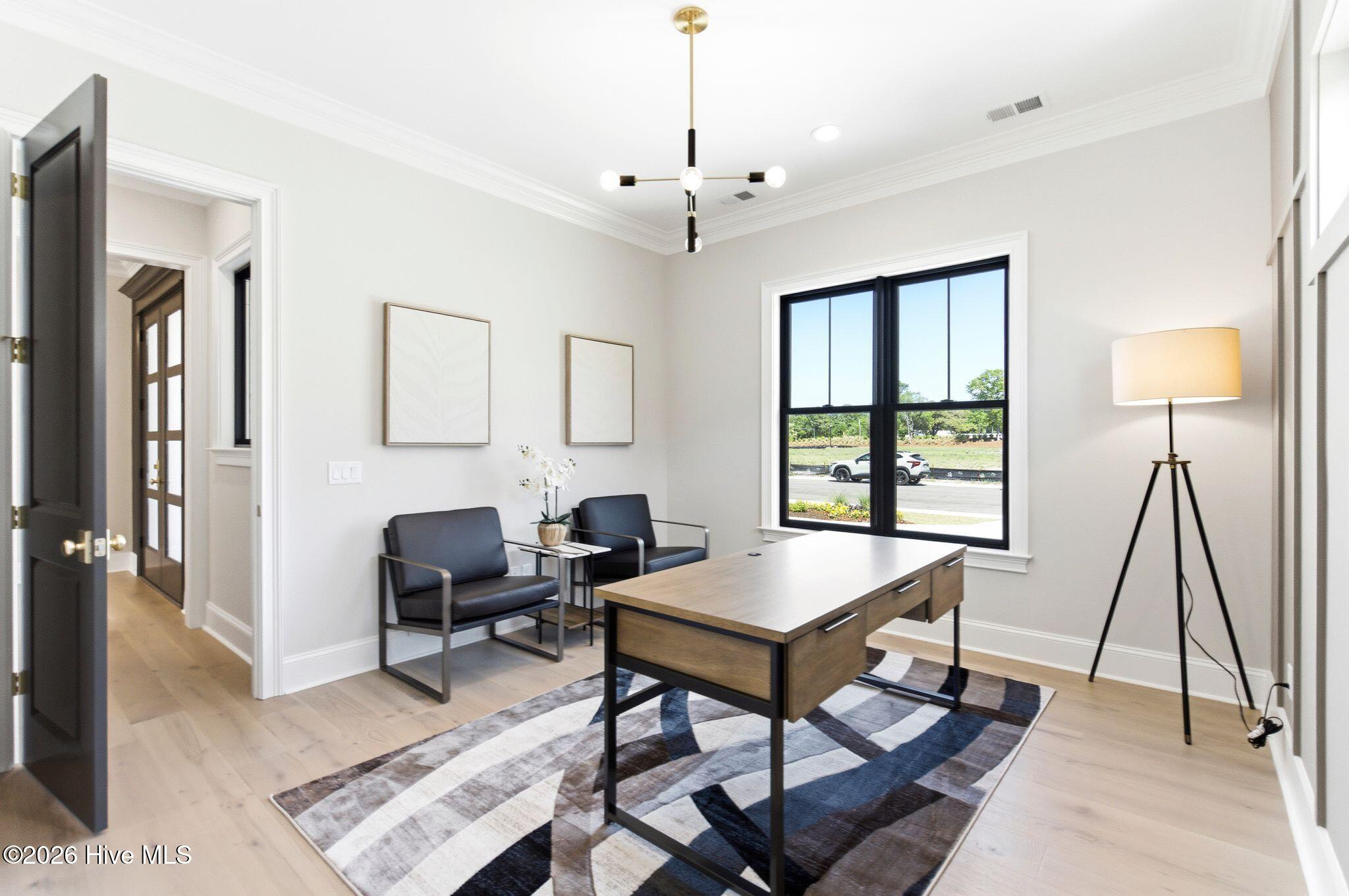 100570119 | Photo 53