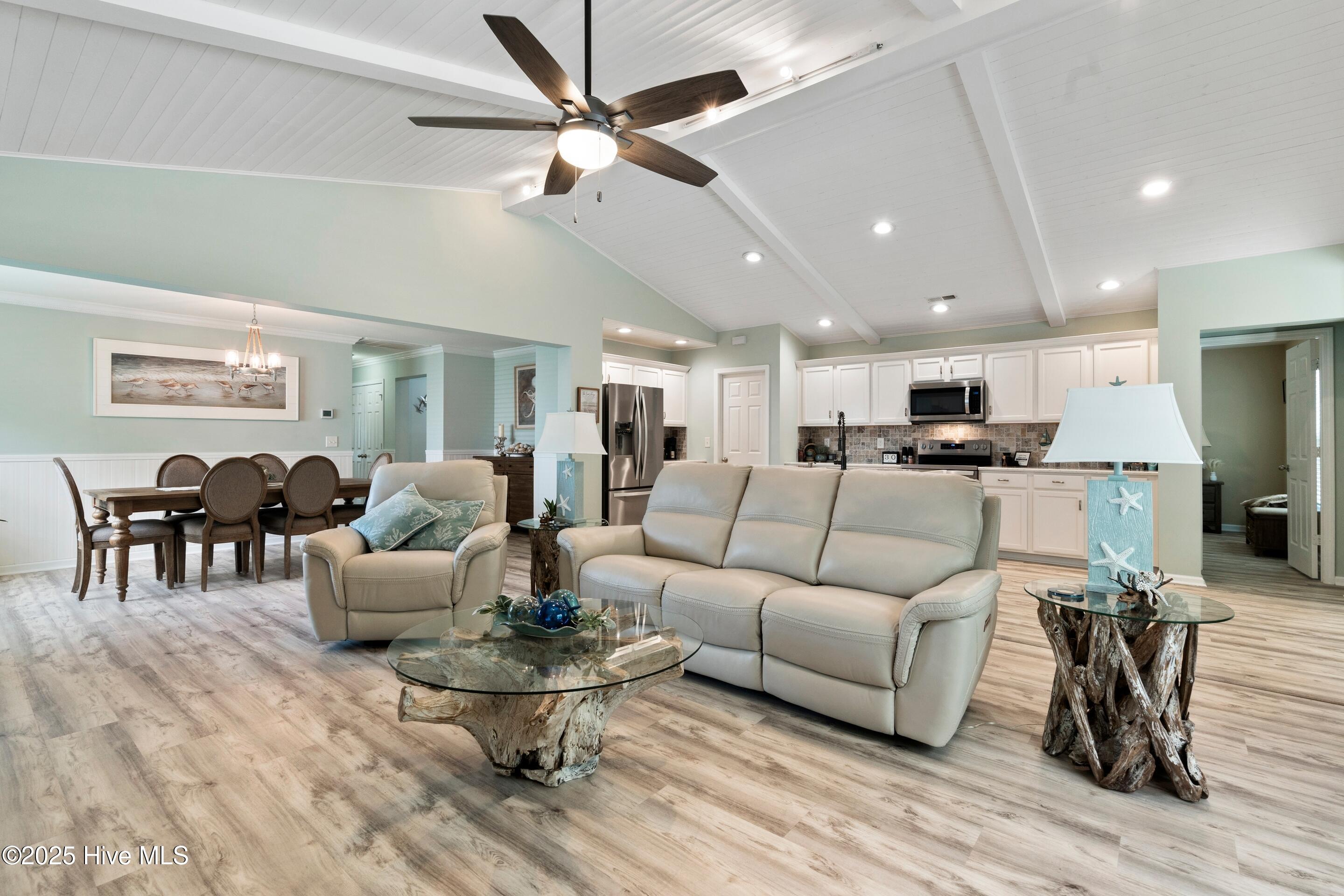 100517079 | Photo 10