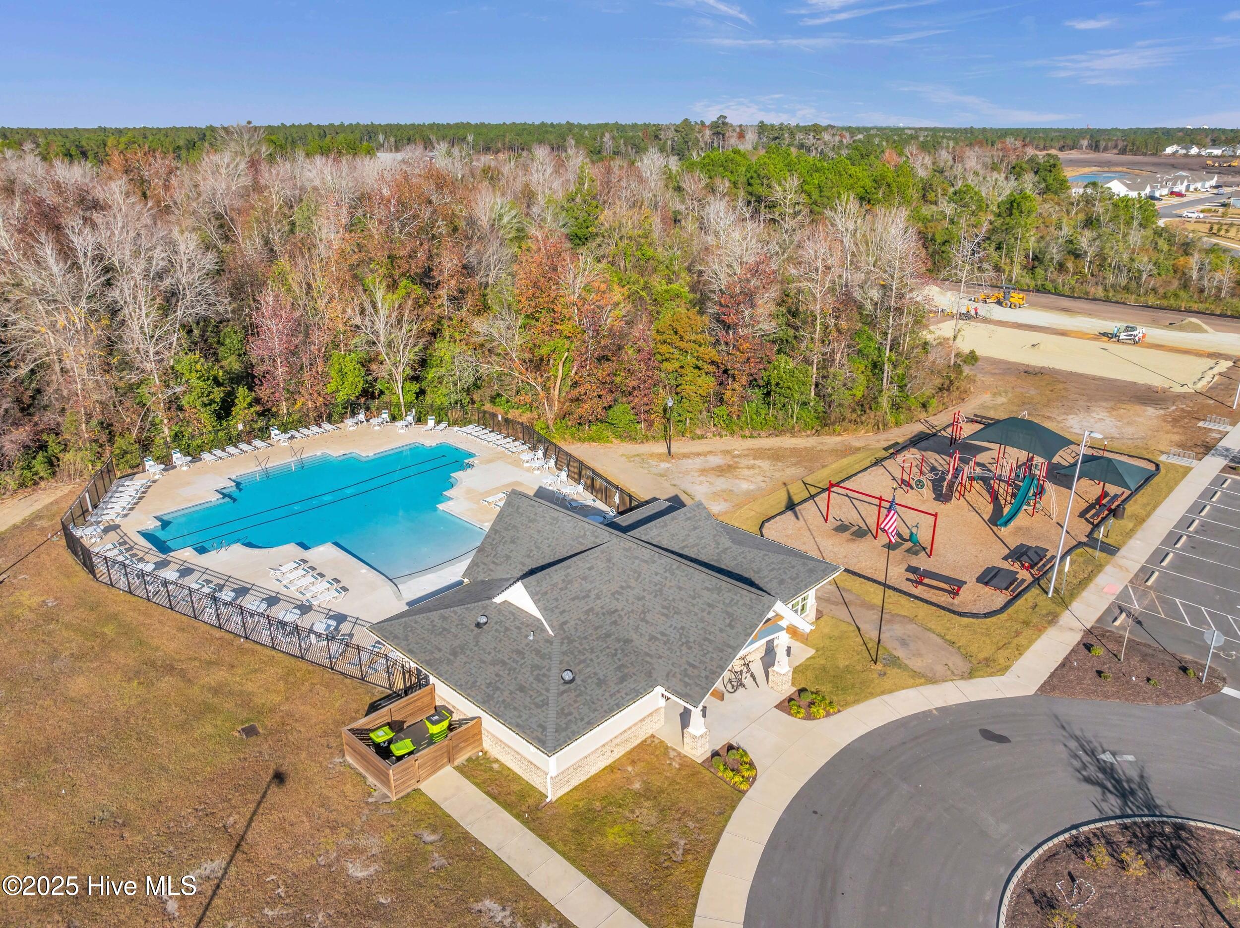 100543422 | Photo 39