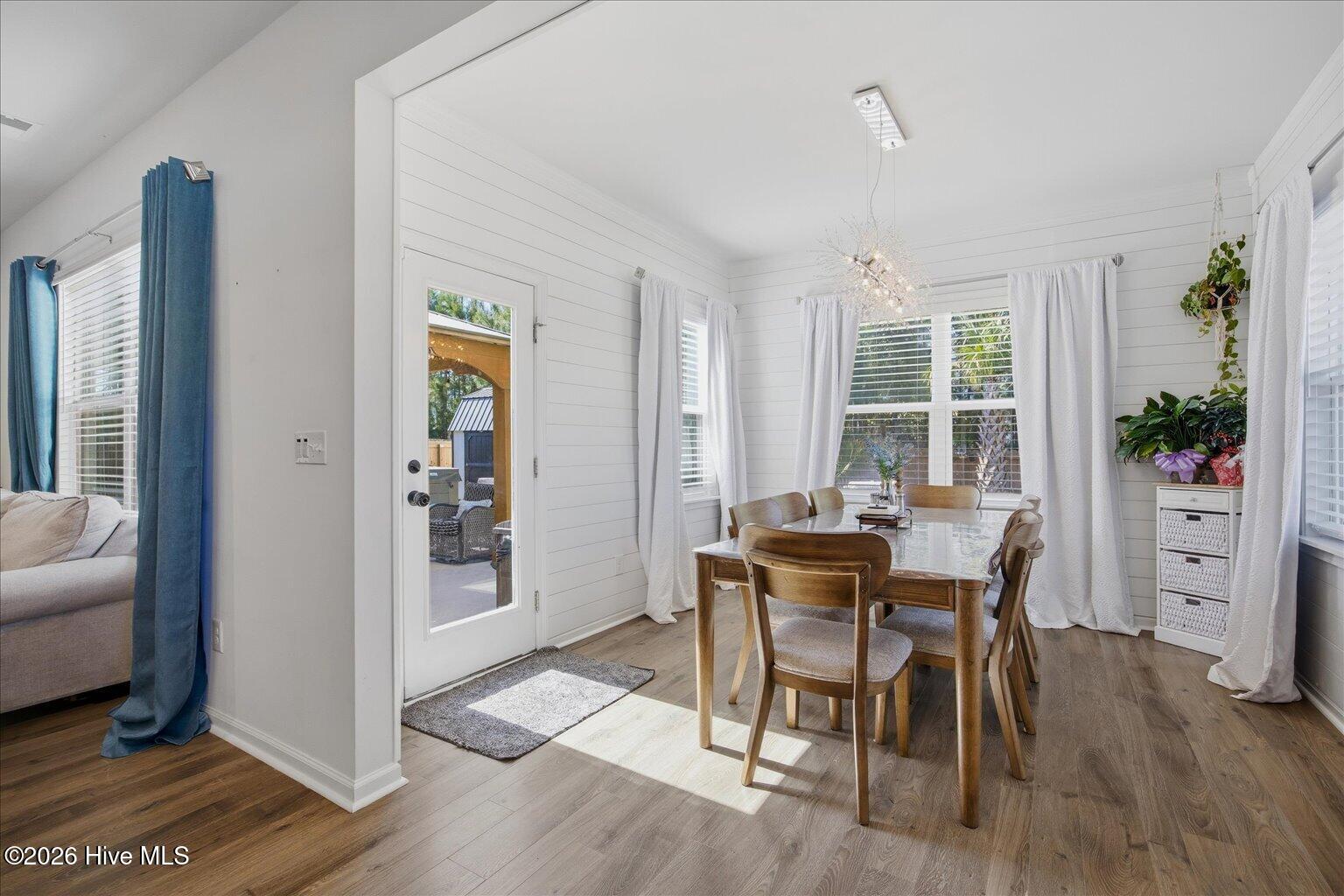 100570565 | Photo 11