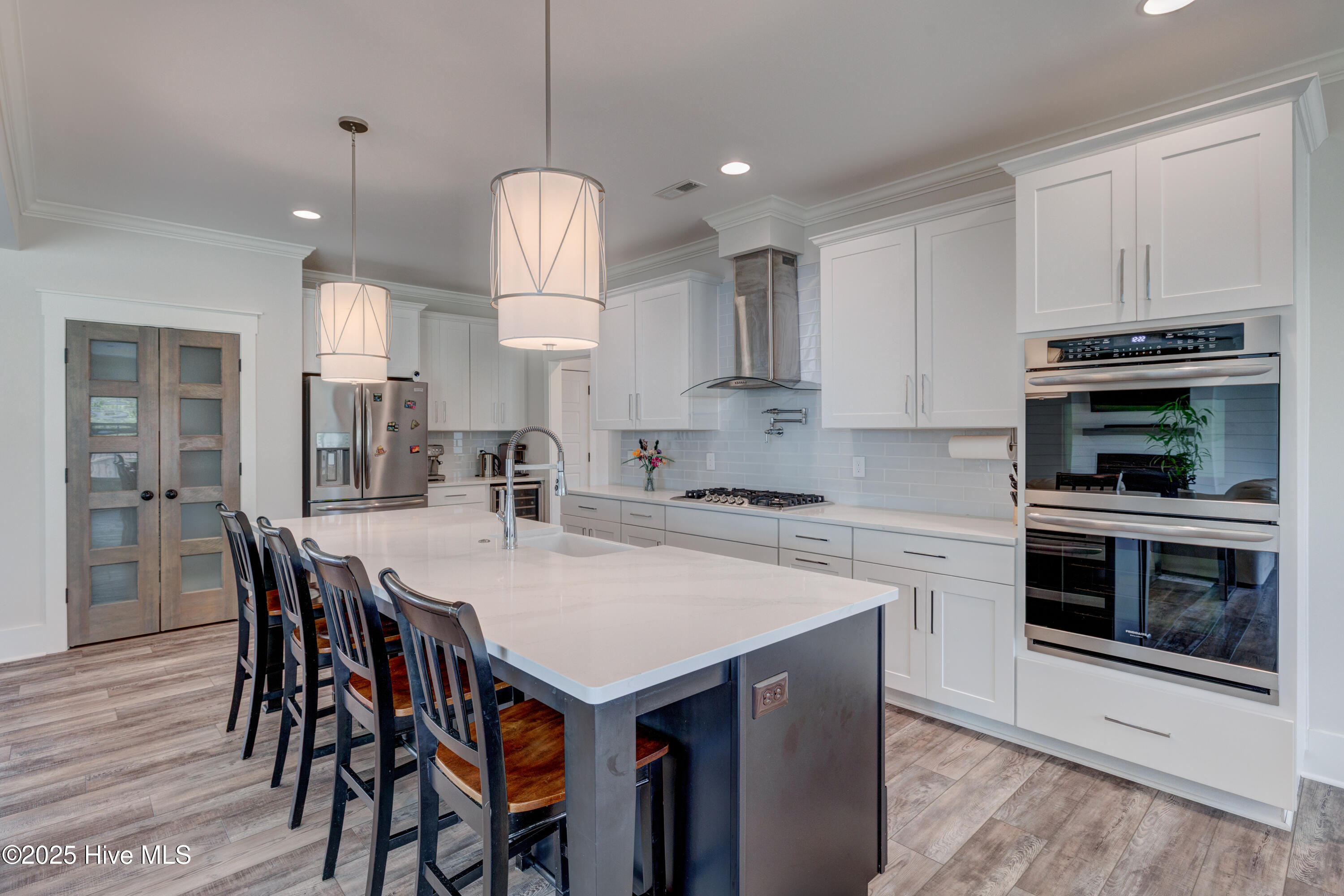 100553417 | Photo 23