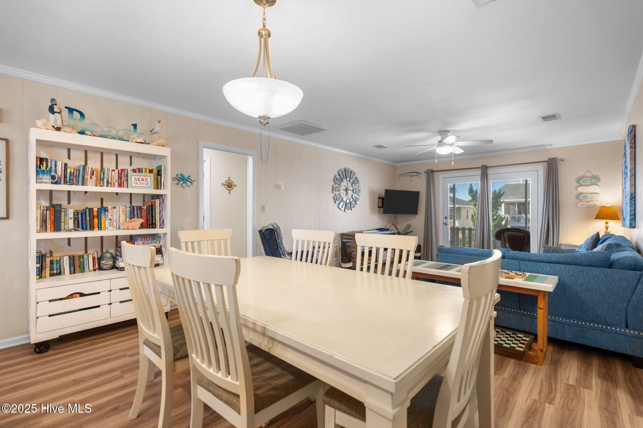 100537685 | Photo 11