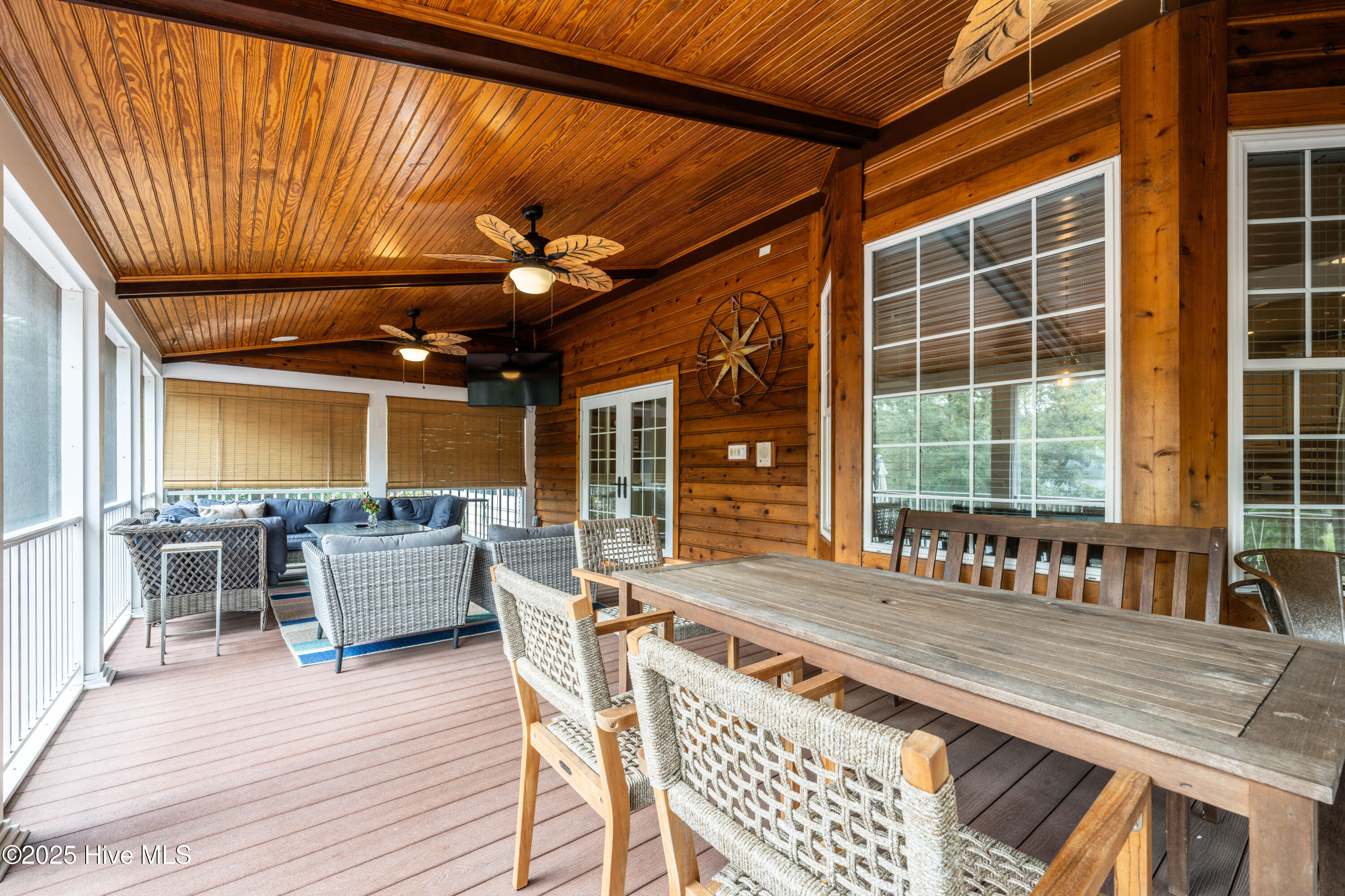 100544767 | Photo 43