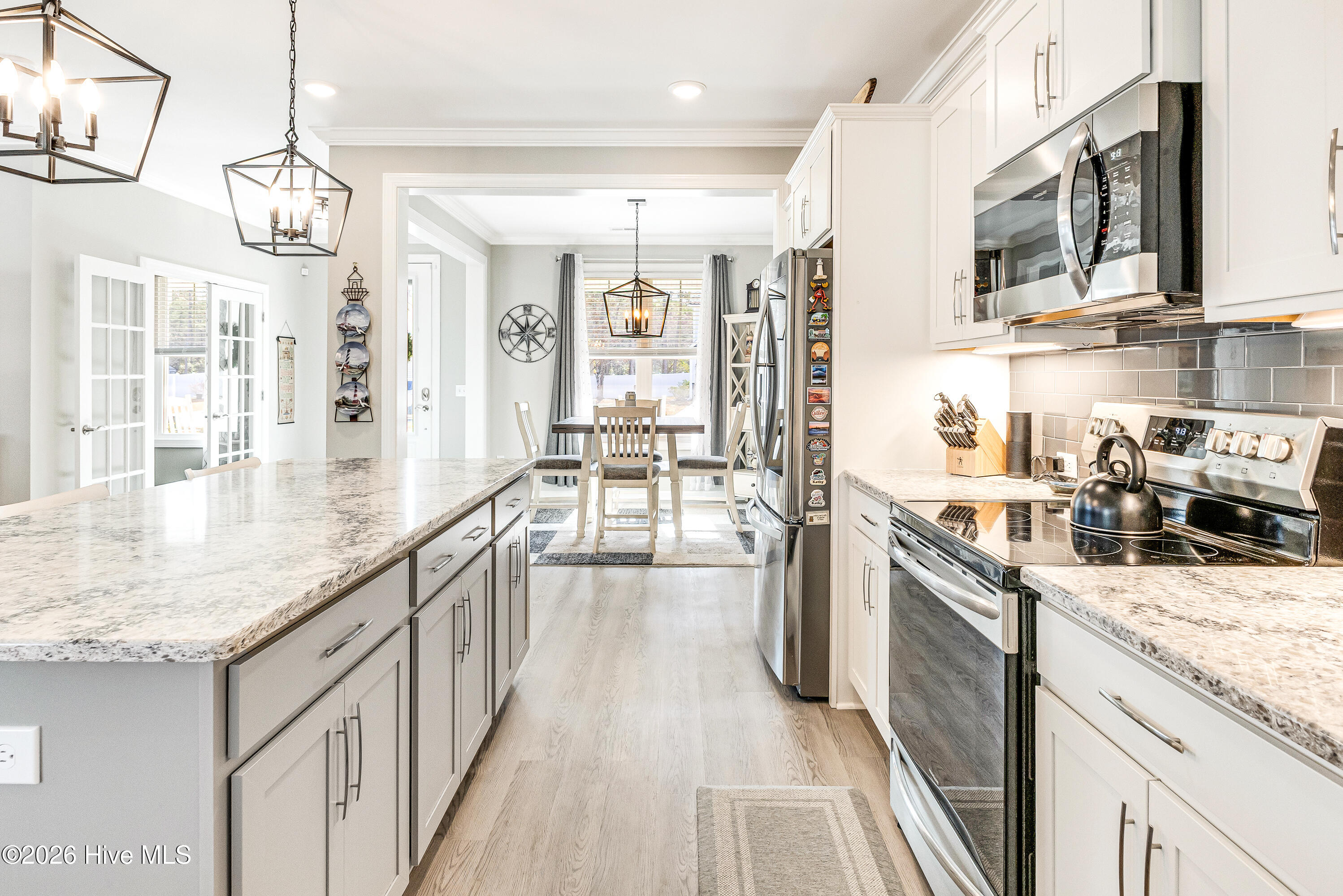 100561290 | Photo 15