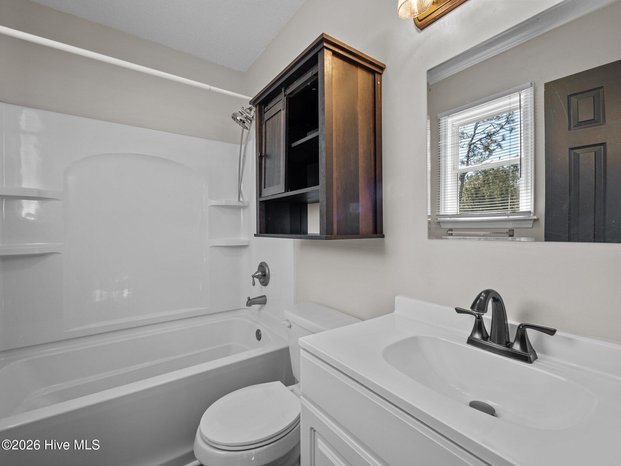 100557108 | Photo 15