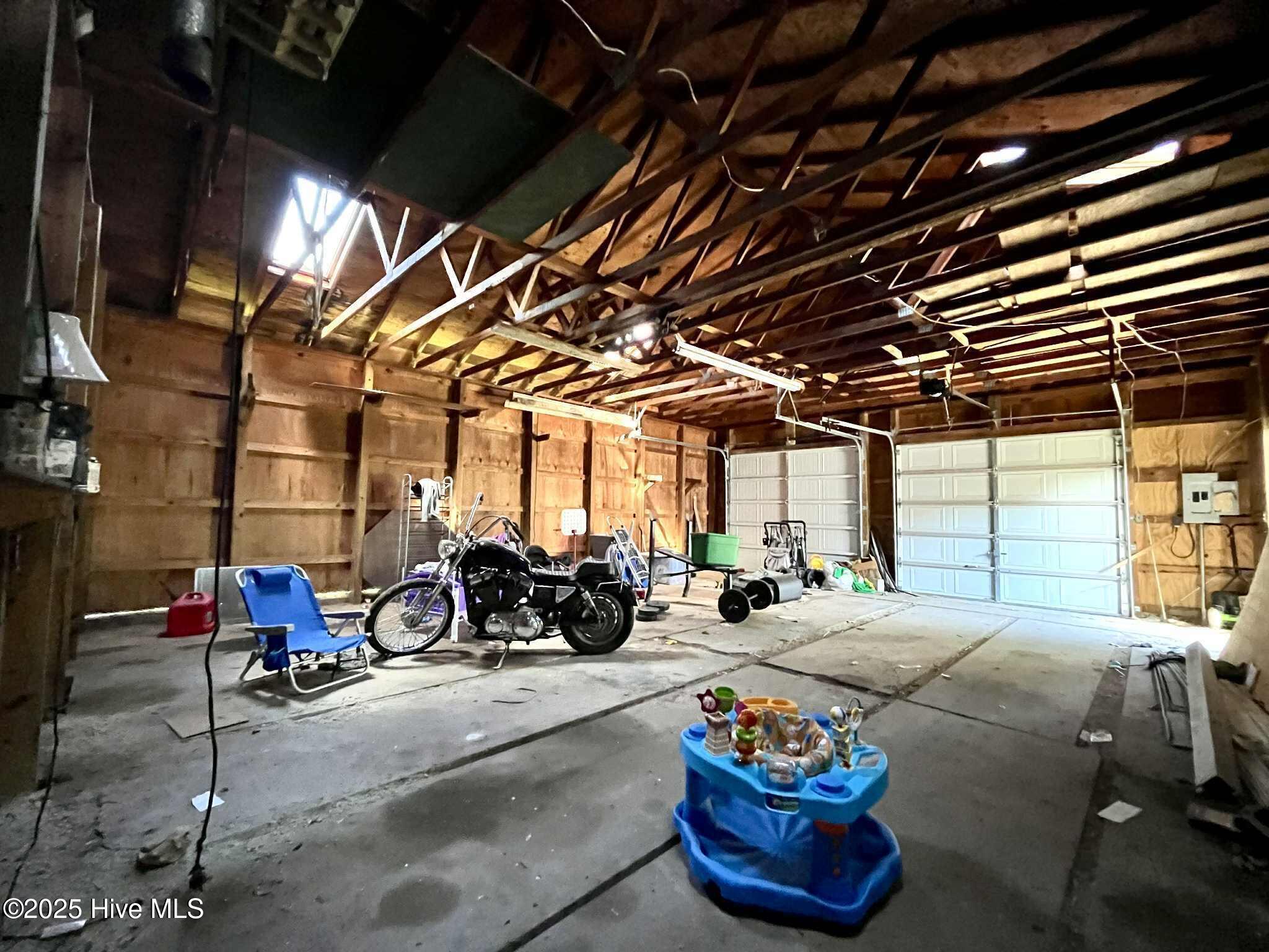 100528280 | Photo 31