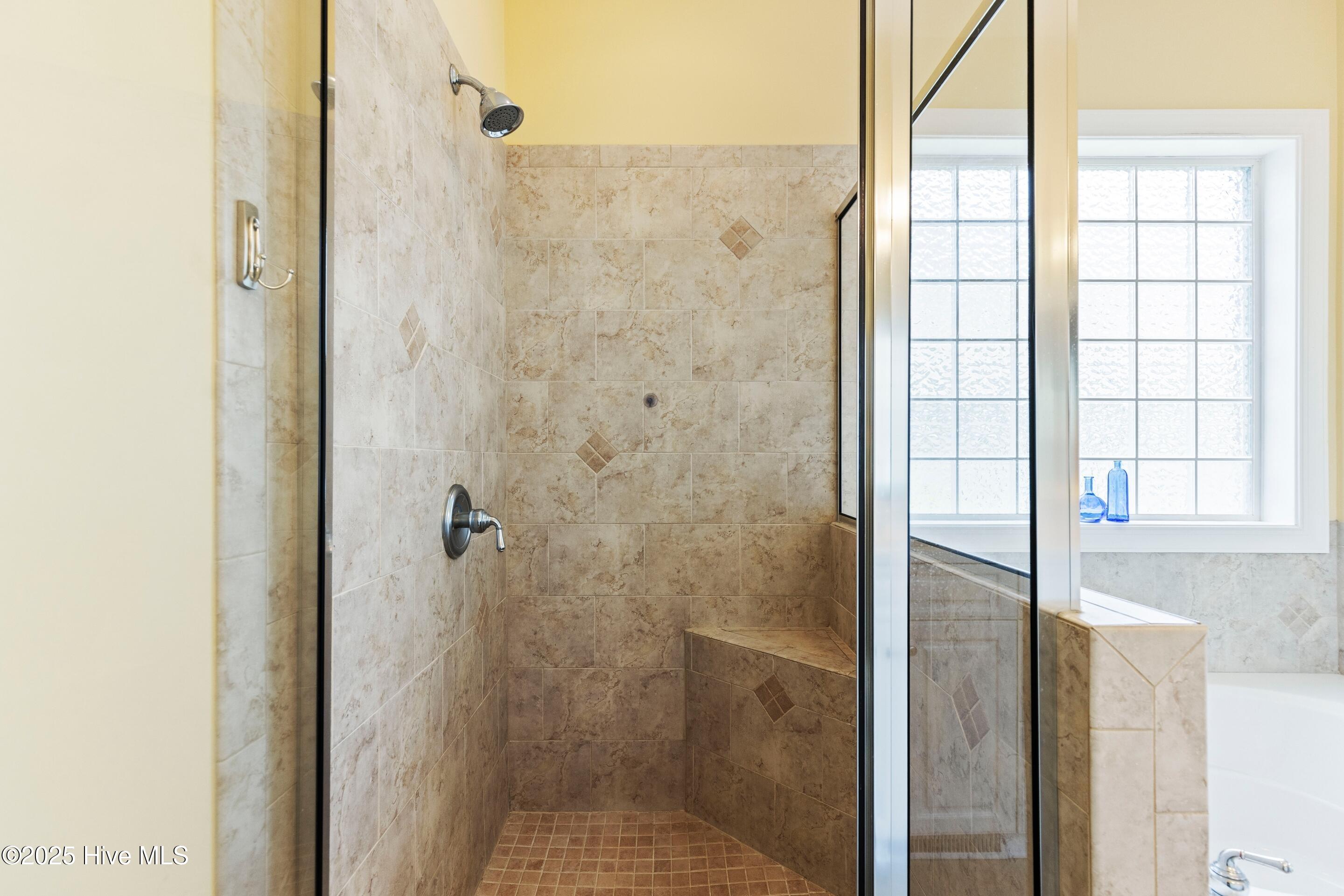 100514713 | Photo 31