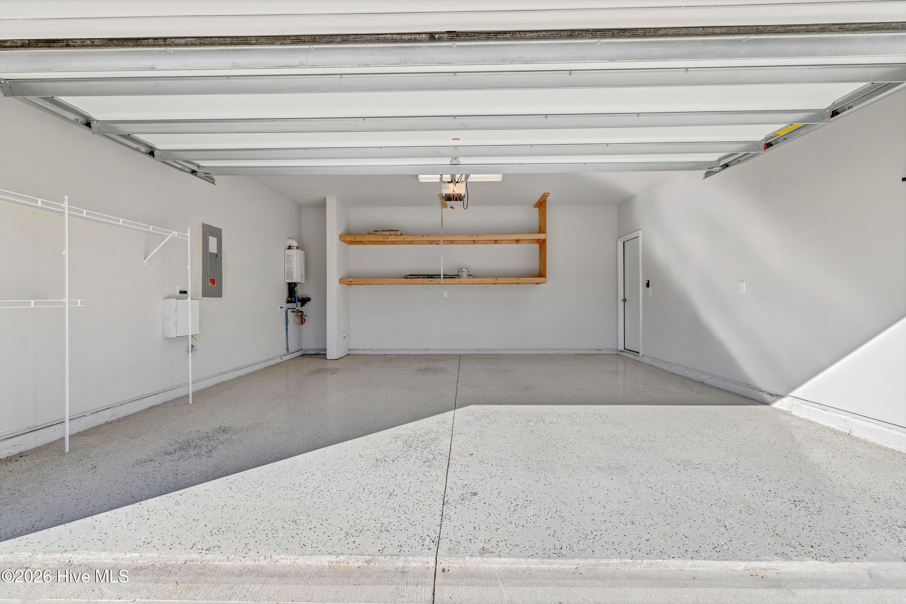 100549338 | Photo 37