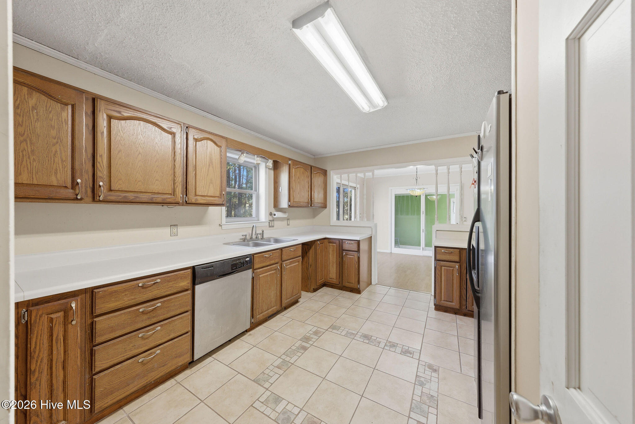 100560695 | Photo 24