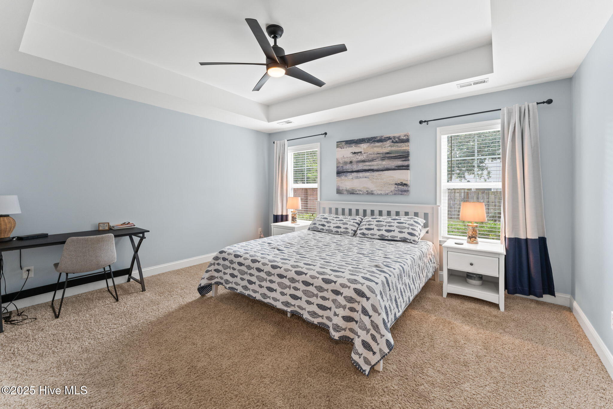 100548300 | Photo 35