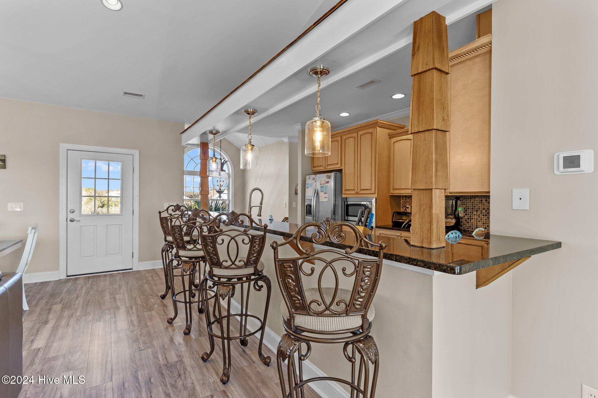 100480752 | Photo 16