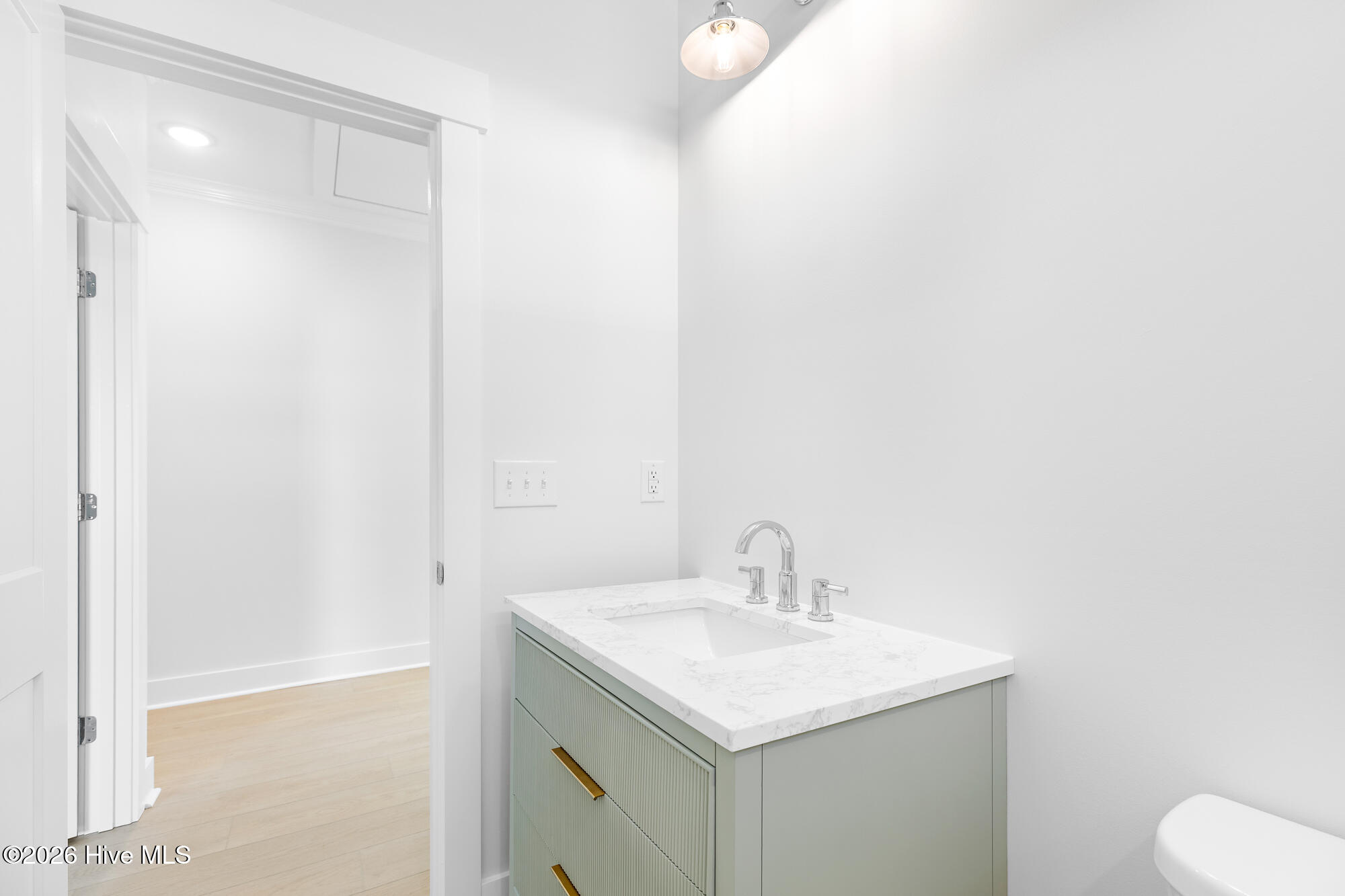 100547169 | Photo 31