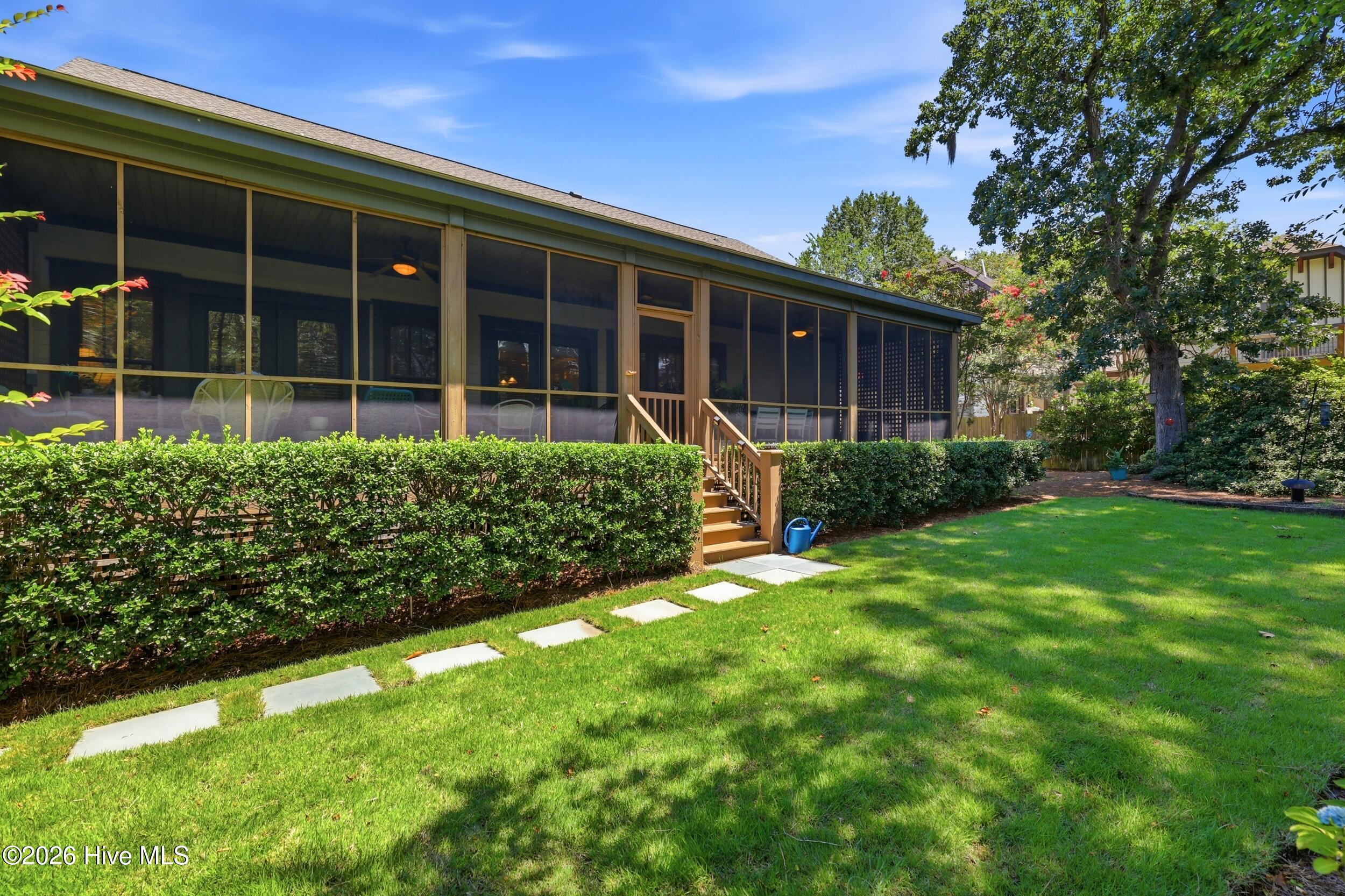 100591353 | Photo 79