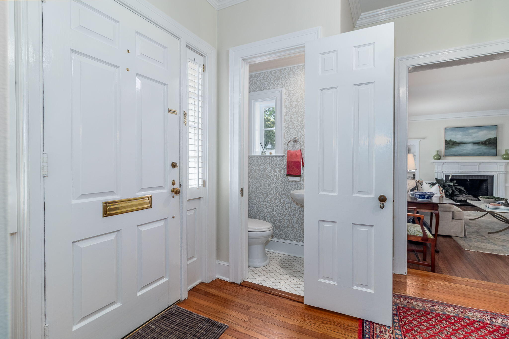 40-web-or-mls-2421 WALTON WAY ©--4