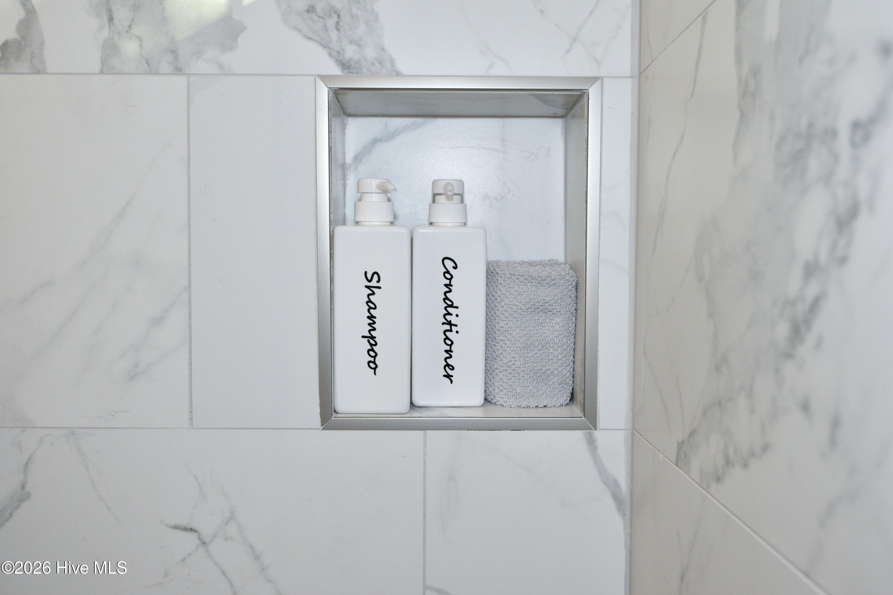 100569320 | Photo 37