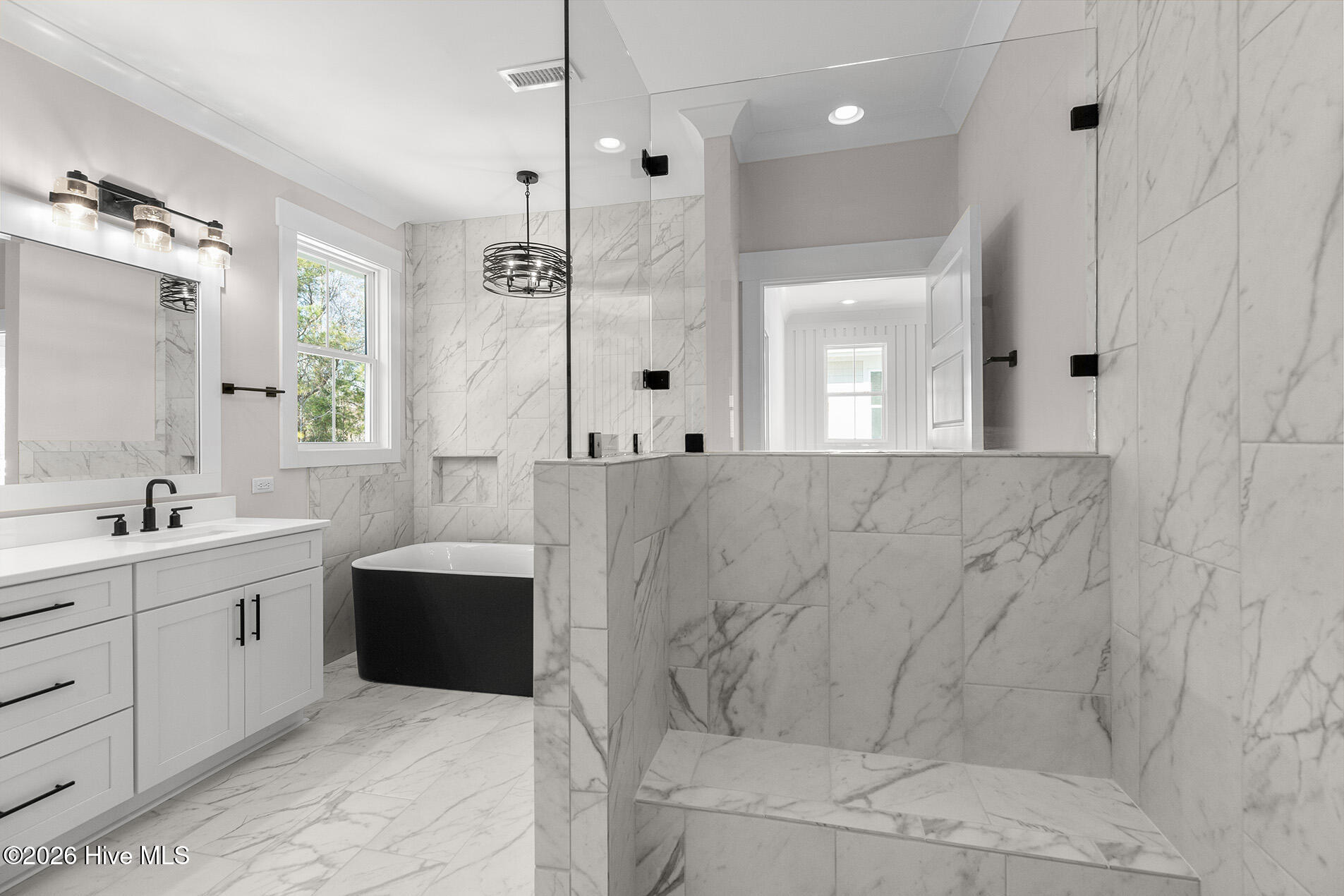 100555900 | Photo 39