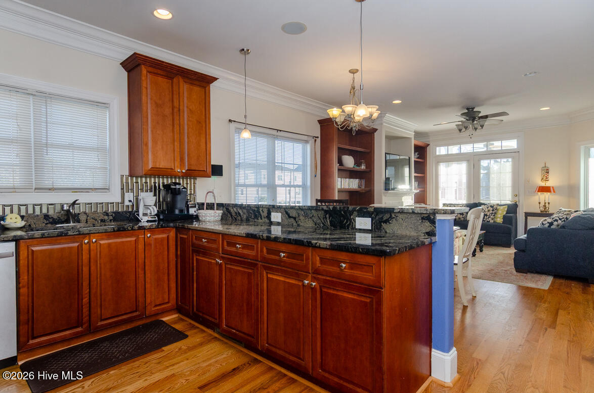 100550509 | Photo 17