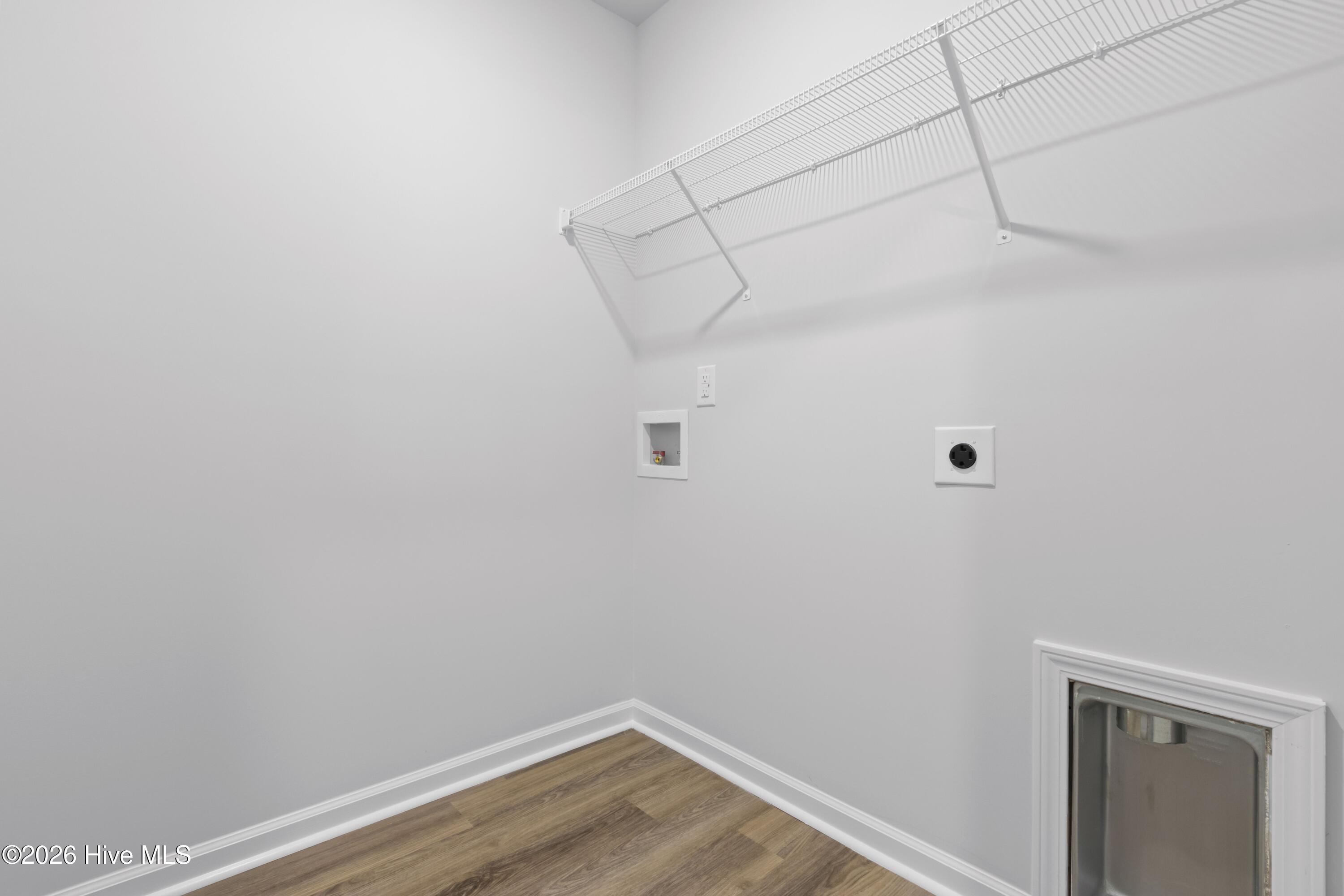 100557656 | Photo 50