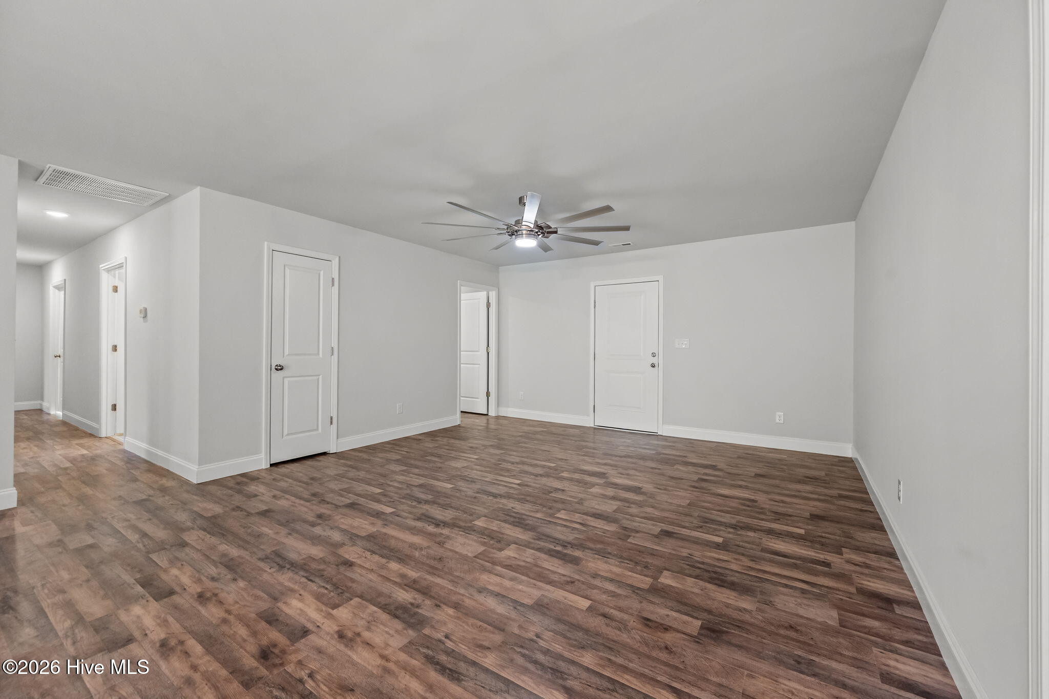 100505394 | Photo 16