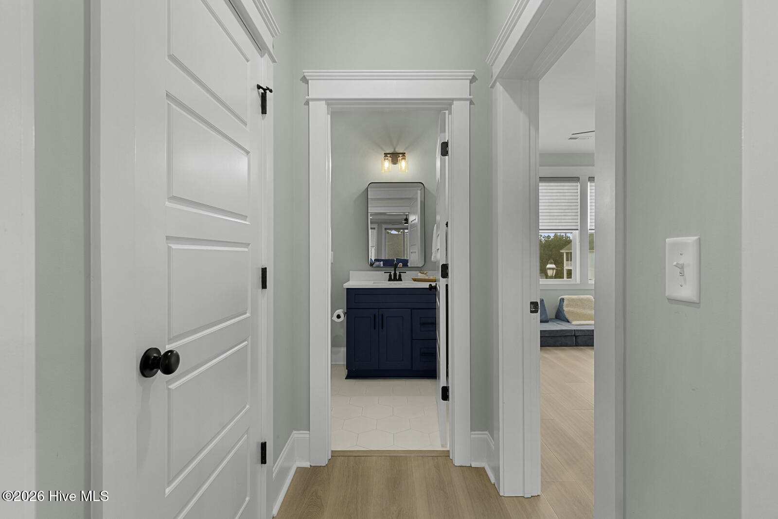 100557738 | Photo 21