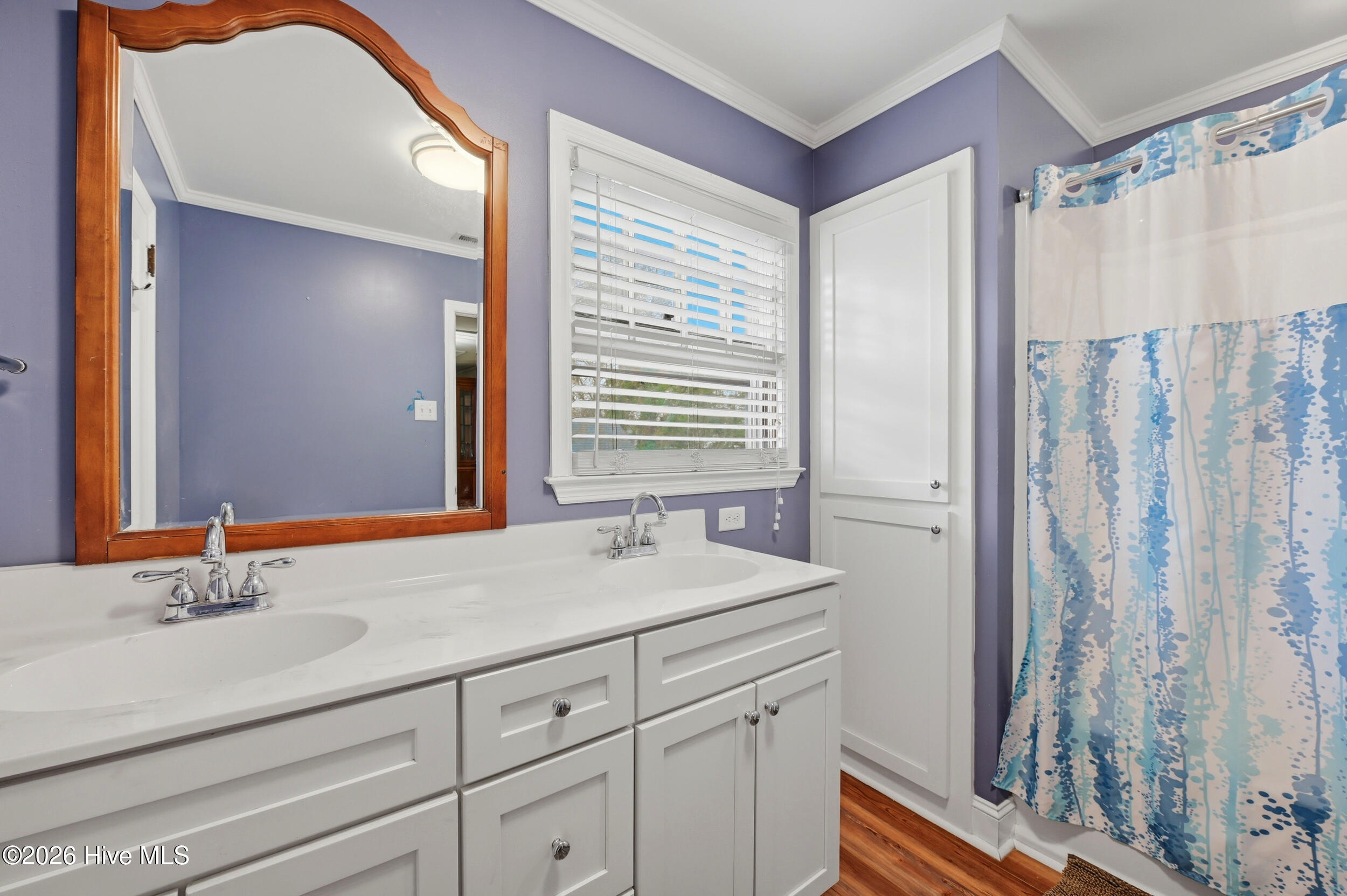 100560095 | Photo 25