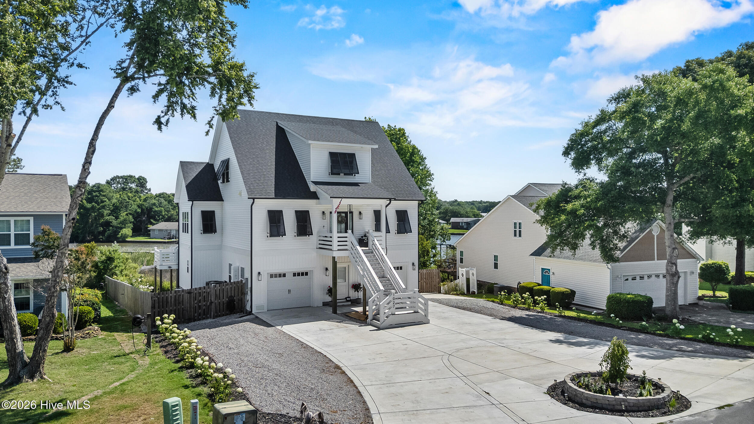 100558595 | Photo 2