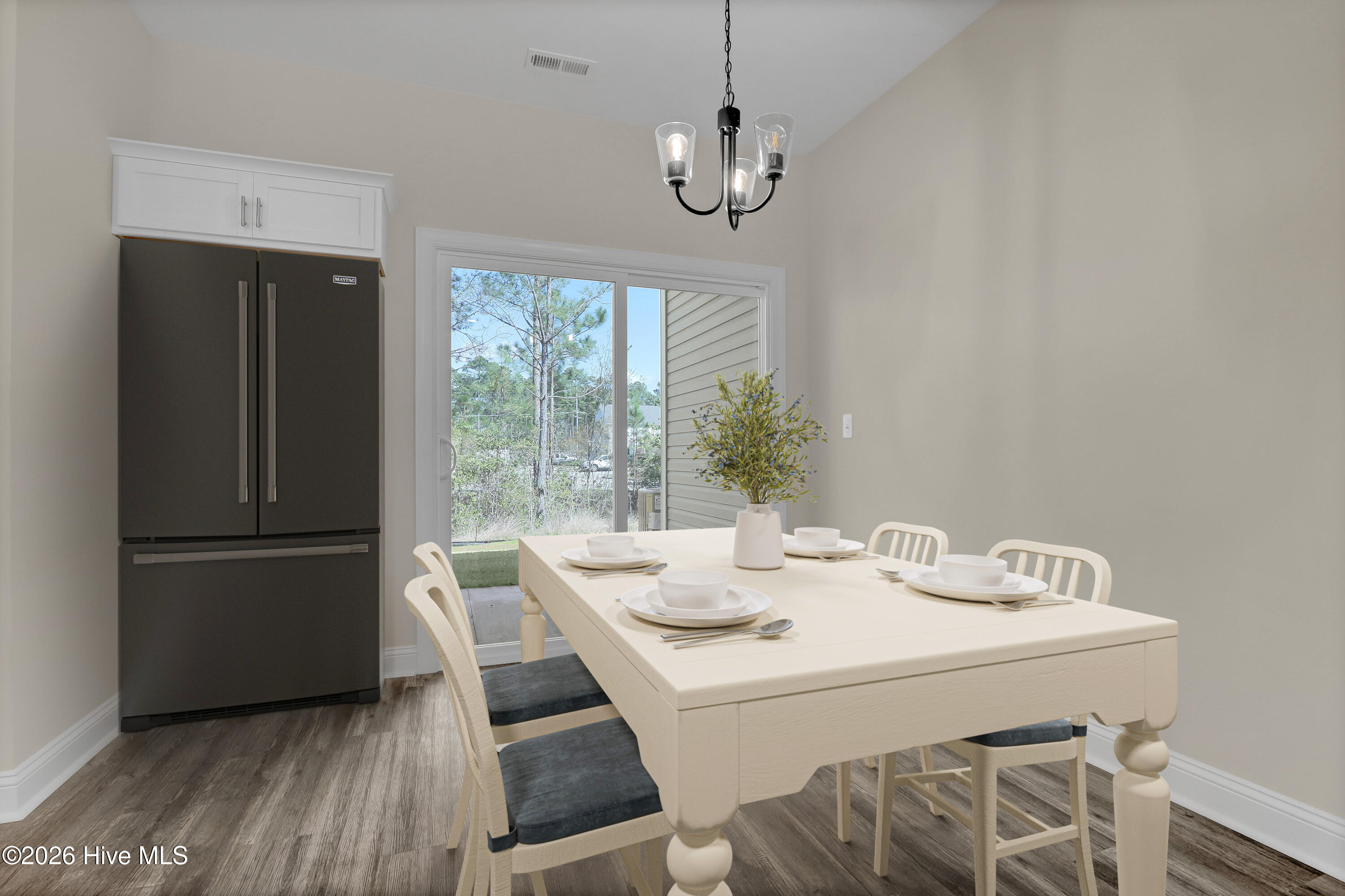 100537571 | Photo 16