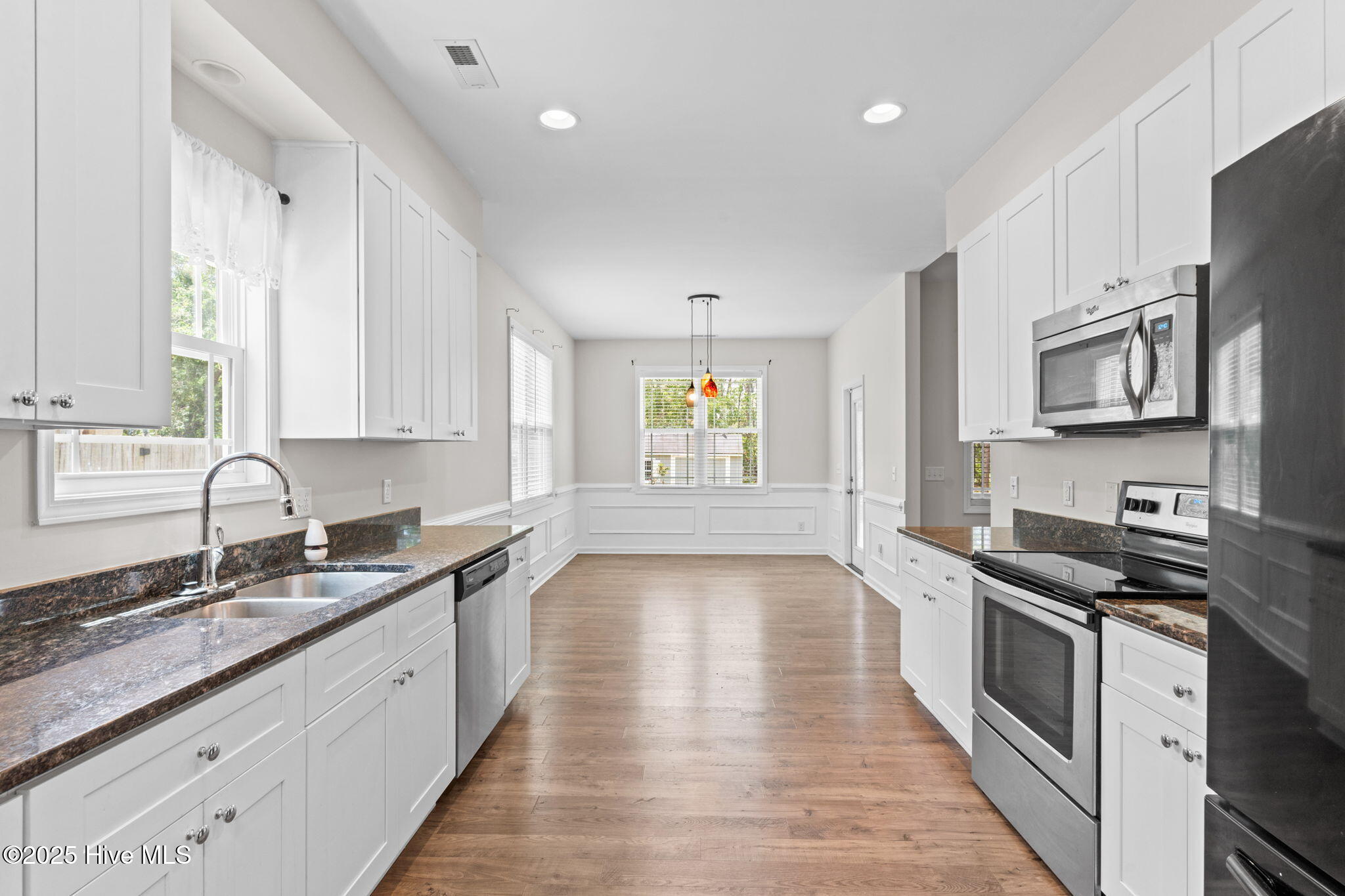 100501996 | Photo 12