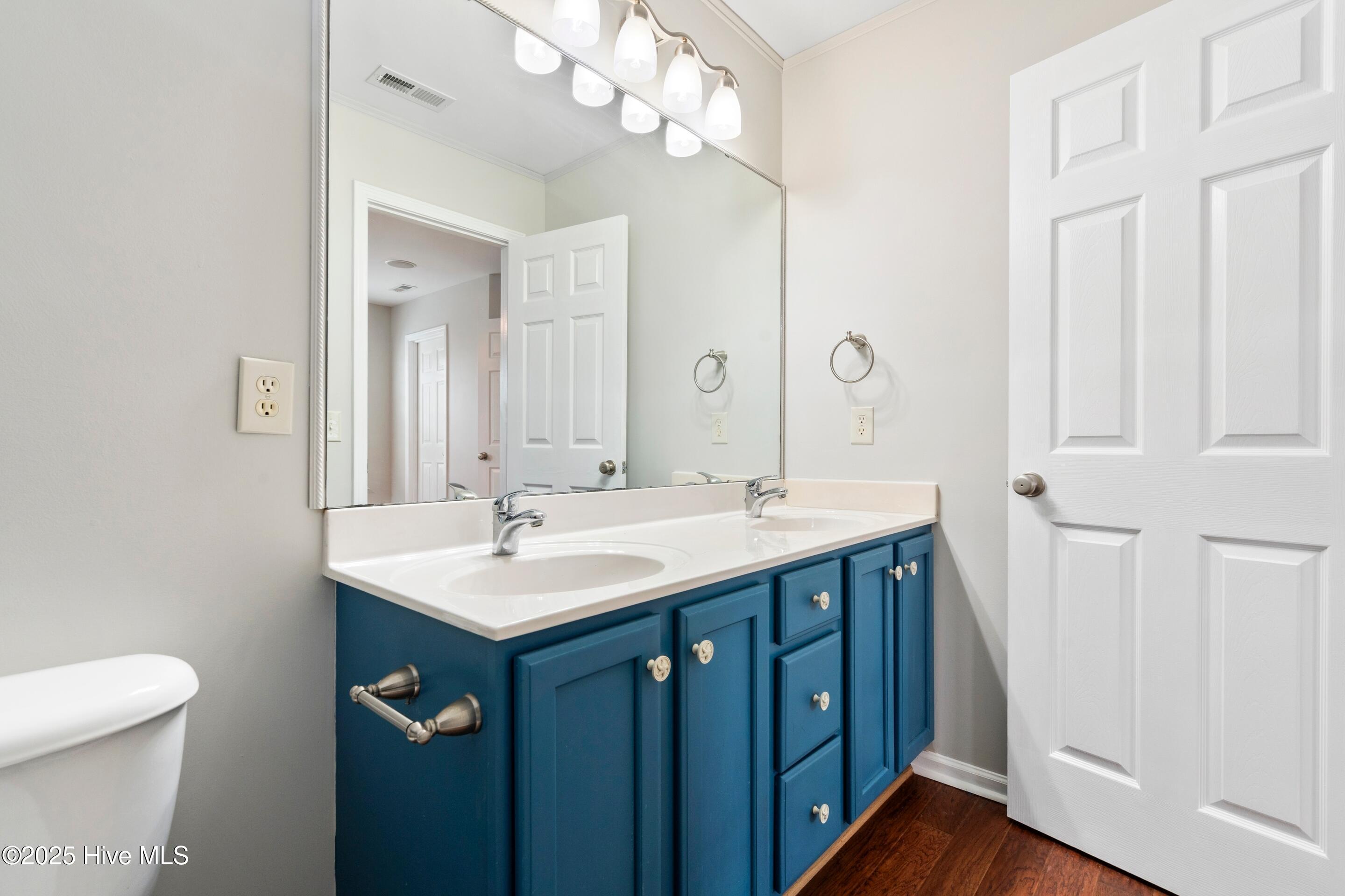 100538877 | Photo 26