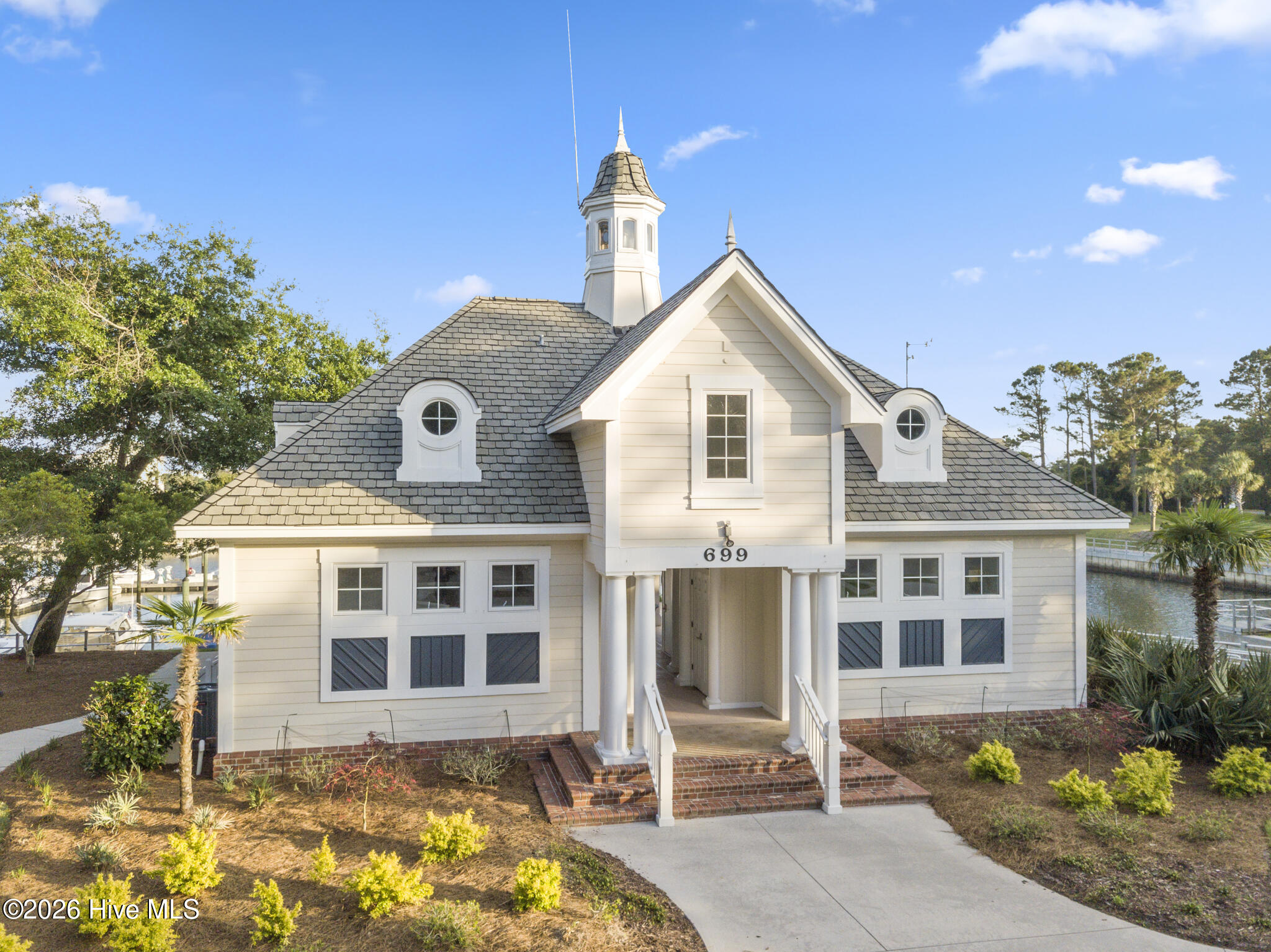 100566909 | Photo 17