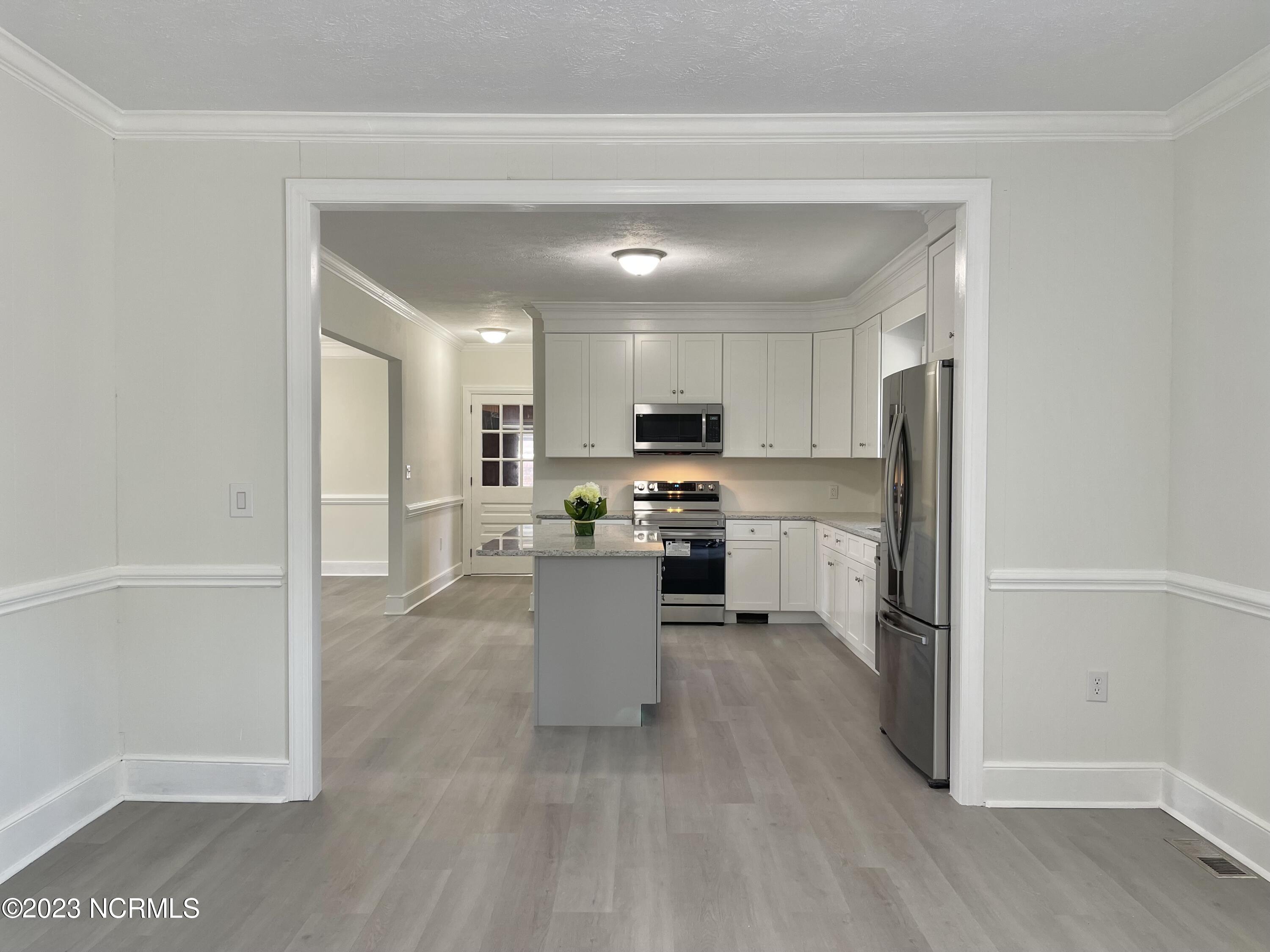 100394929 | Photo 58