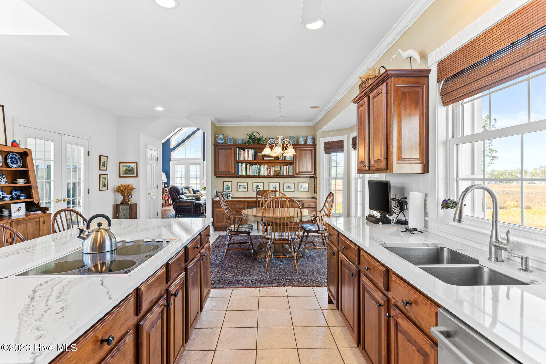 100558042 | Photo 20