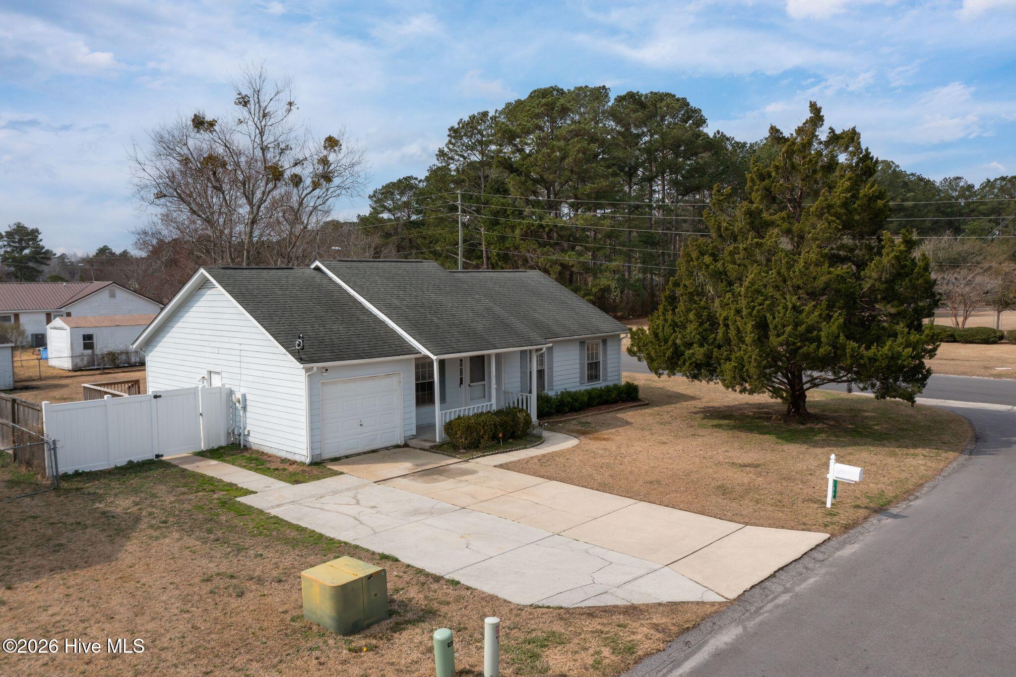 300 Quail Ridge Road, Jacksonville, NC, 28546