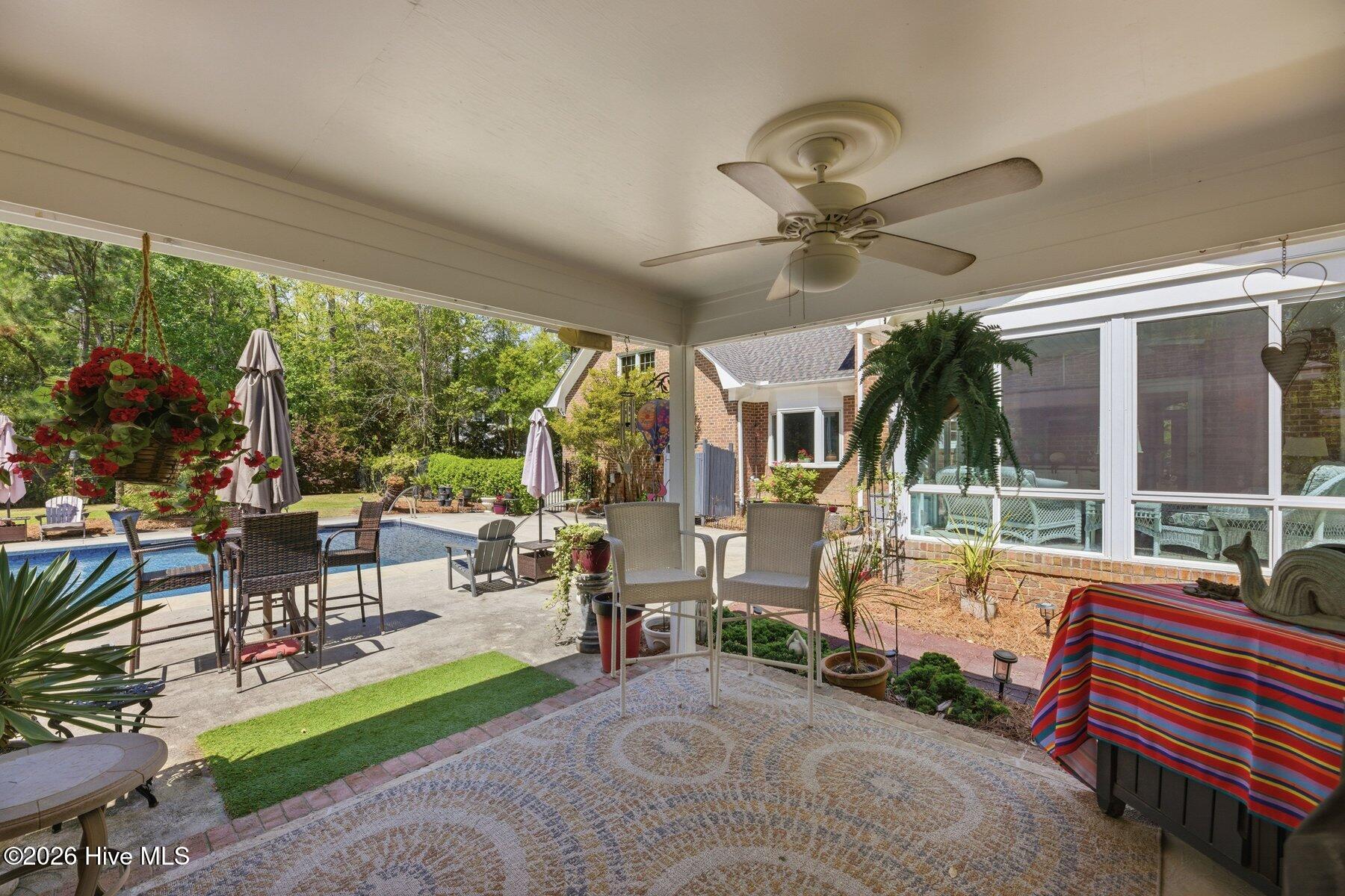 100566267 | Photo 47