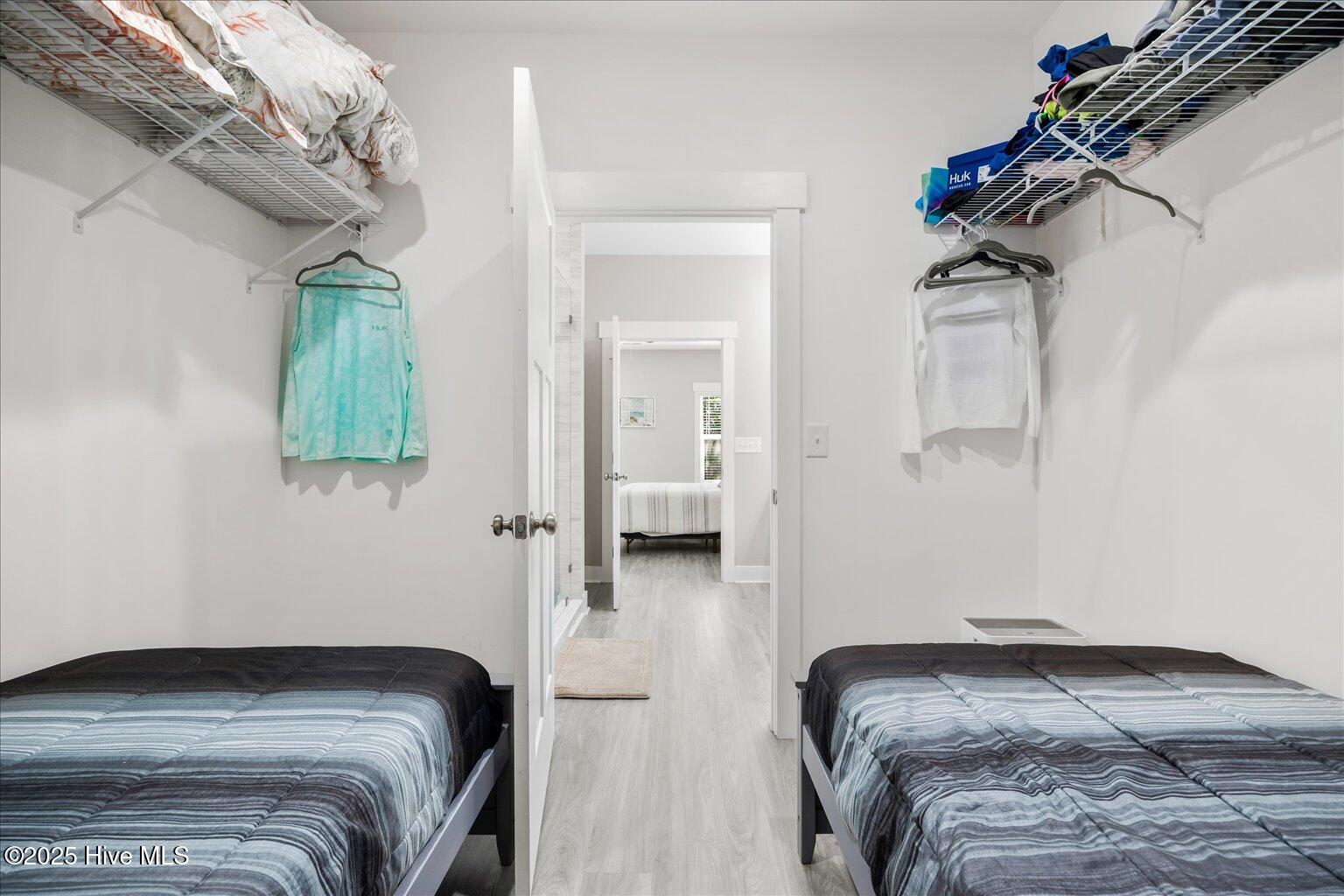 100528541 | Photo 40