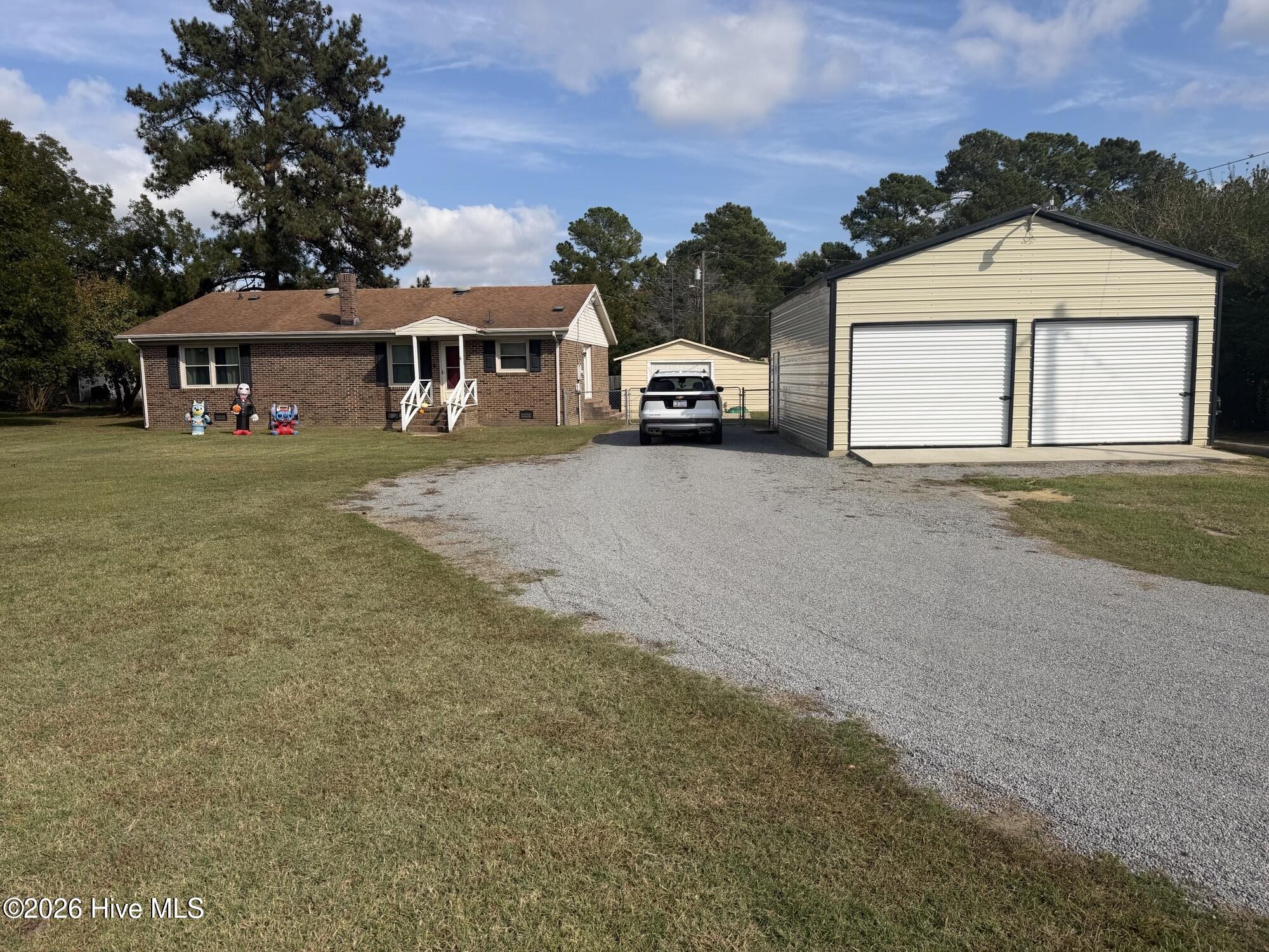 Photo 4 of Single family home for sale at 100 Haywood Dr, Roanoke Rapids, NC 27870 | MLS# 100613075 | Listing updated on 2026-10-28