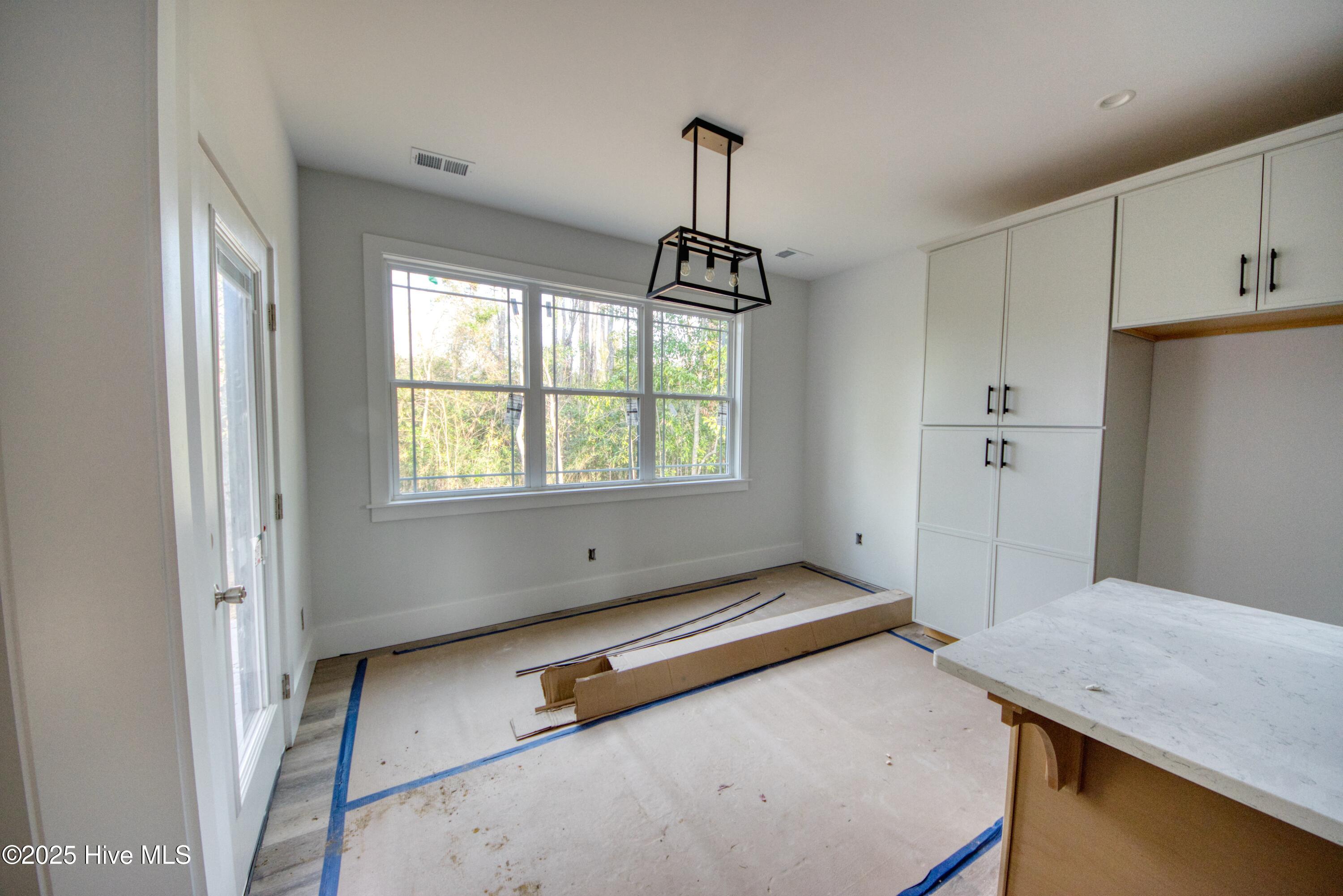 100539282 | Photo 11